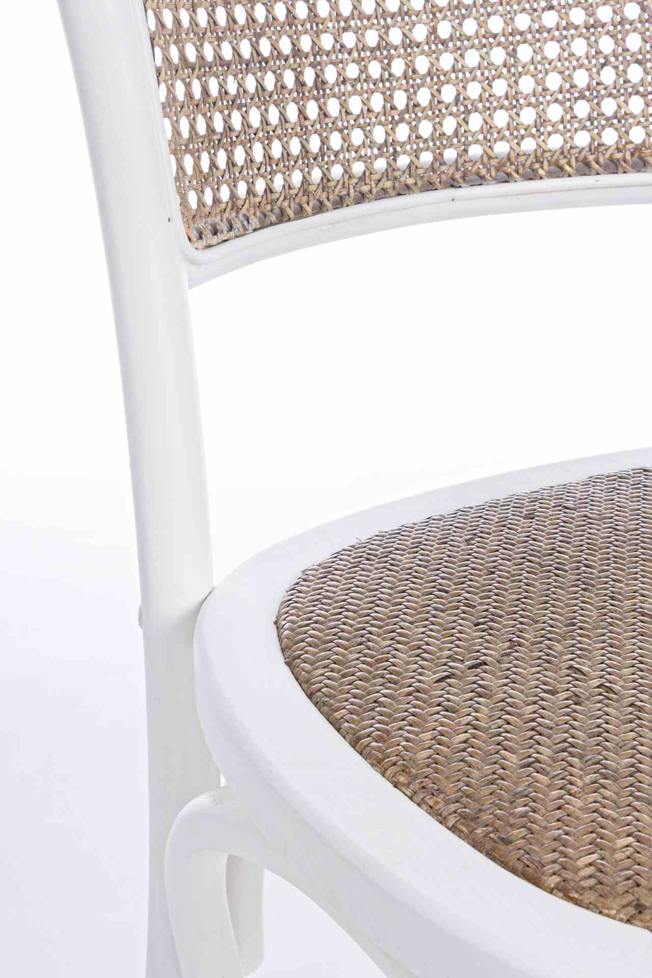 Der Stuhl Carrel überzeugt mit seinem klassischen Design. Gefertigt wurde der Stuhl aus Ulmenholz, welches einen weißen Farbton besitzt. Die Sitz- und Rückenfläche sind aus Rattan. Die Sitzhöhe beträgt 46 cm.