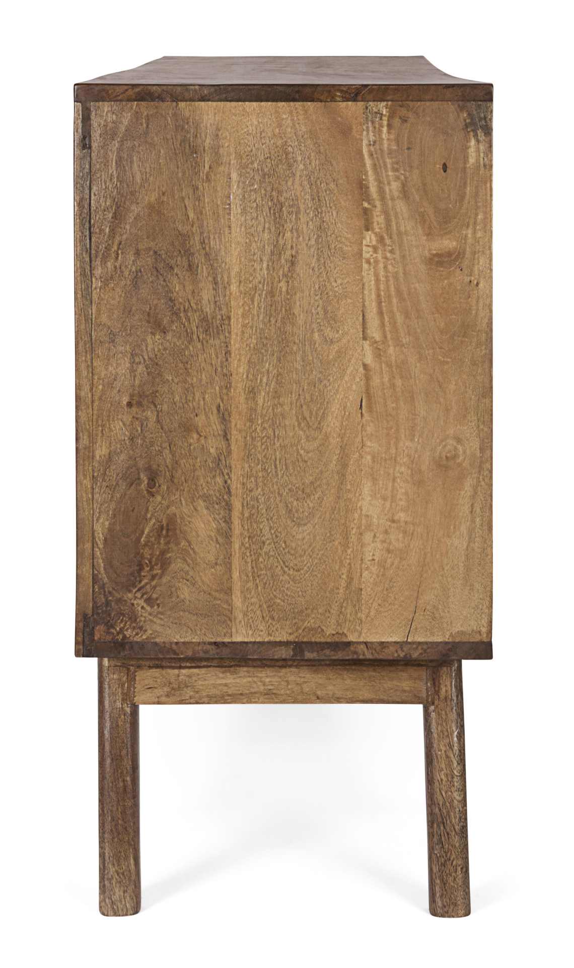 Das Sideboard Sylvester überzeugt mit seinem klassischen Design. Gefertigt wurde es aus Mangoholz, welches einen natürlichen Farbton besitzt. Das Gestell ist auch aus Mangoholz. Das Sideboard verfügt über zwei Türen und drei Schubladen. Die Breite beträgt