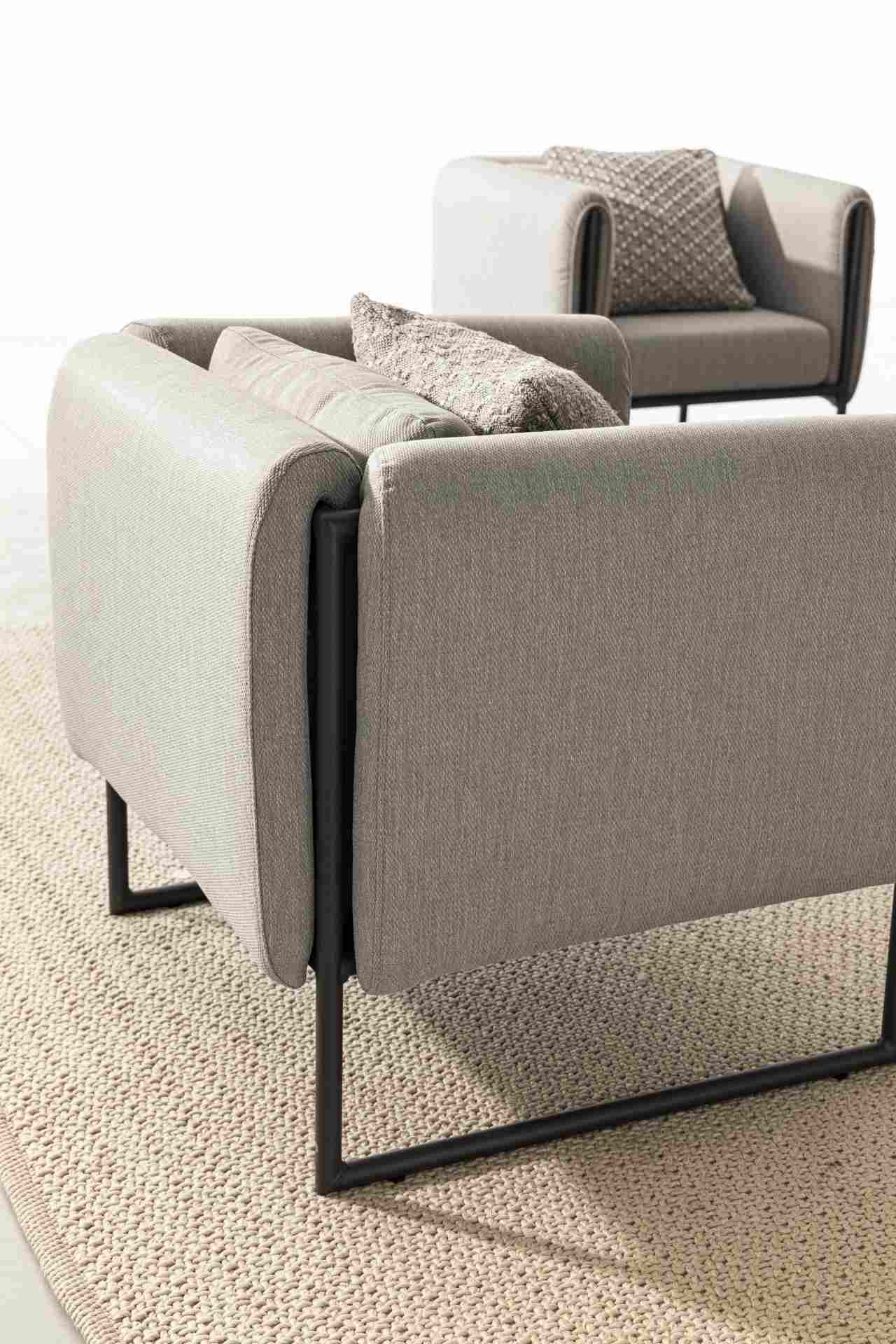 Der Gartensessel Pixel überzeugt mit seinem modernen Design. Gefertigt wurde er aus Olefin-Stoff, welcher einen grauen Farbton besitzt. Das Gestell ist aus Aluminium und hat eine schwarze Farbe. Der Sessel verfügt über eine Sitzhöhe von 42 cm und ist für 