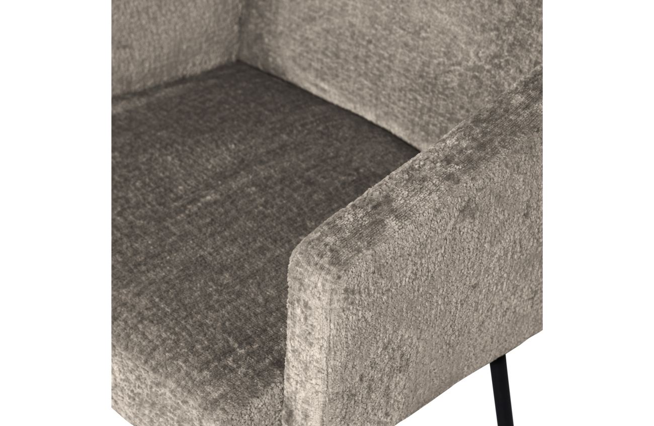 Der Esszimmerstuhl Mount überzeugt mit seinem modernen Design. Gefertigt wurde er aus Web Stoff, welcher einen Taupe Farbton besitzt. Das Gestell ist aus Metall und hat eine schwarze Farbe. Der Sessel besitzt eine Sitzhöhe von 47.