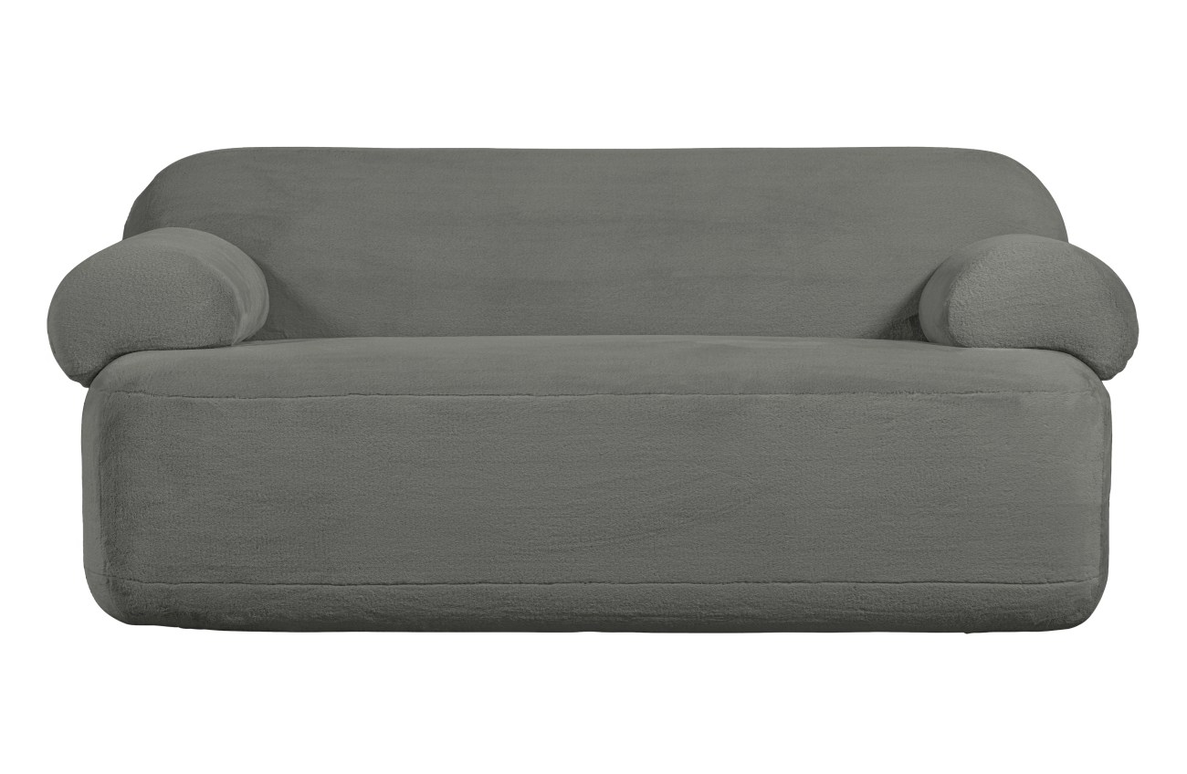 Das Sofa Jolie überzeugt mit seinem modernen Design. Gefertigt wurde es aus Pelz-Stoff, welcher einen grauen Farbton besitzt. Das Sofa besitzt eine Sitzbreite von 120 cm.