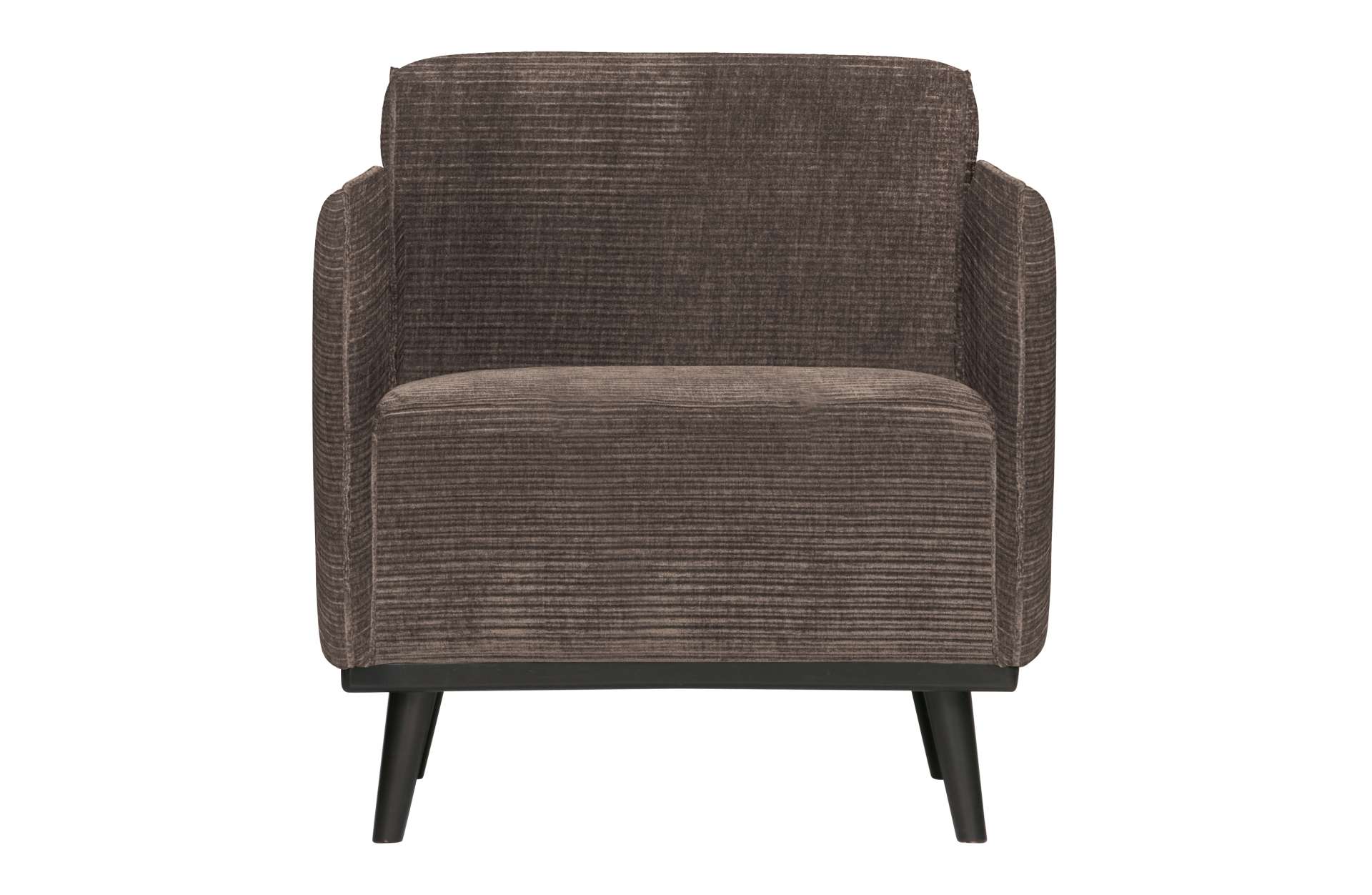 Der Sessel Statement überzeugt mit seinem modernen Design. Gefertigt wurde er aus gewebten Jacquard, welches einen Taupe Farbton besitzen. Das Gestell ist aus Birkenholz und hat eine schwarze Farbe. Der Hocker hat eine Sitzhöhe von 46 cm.