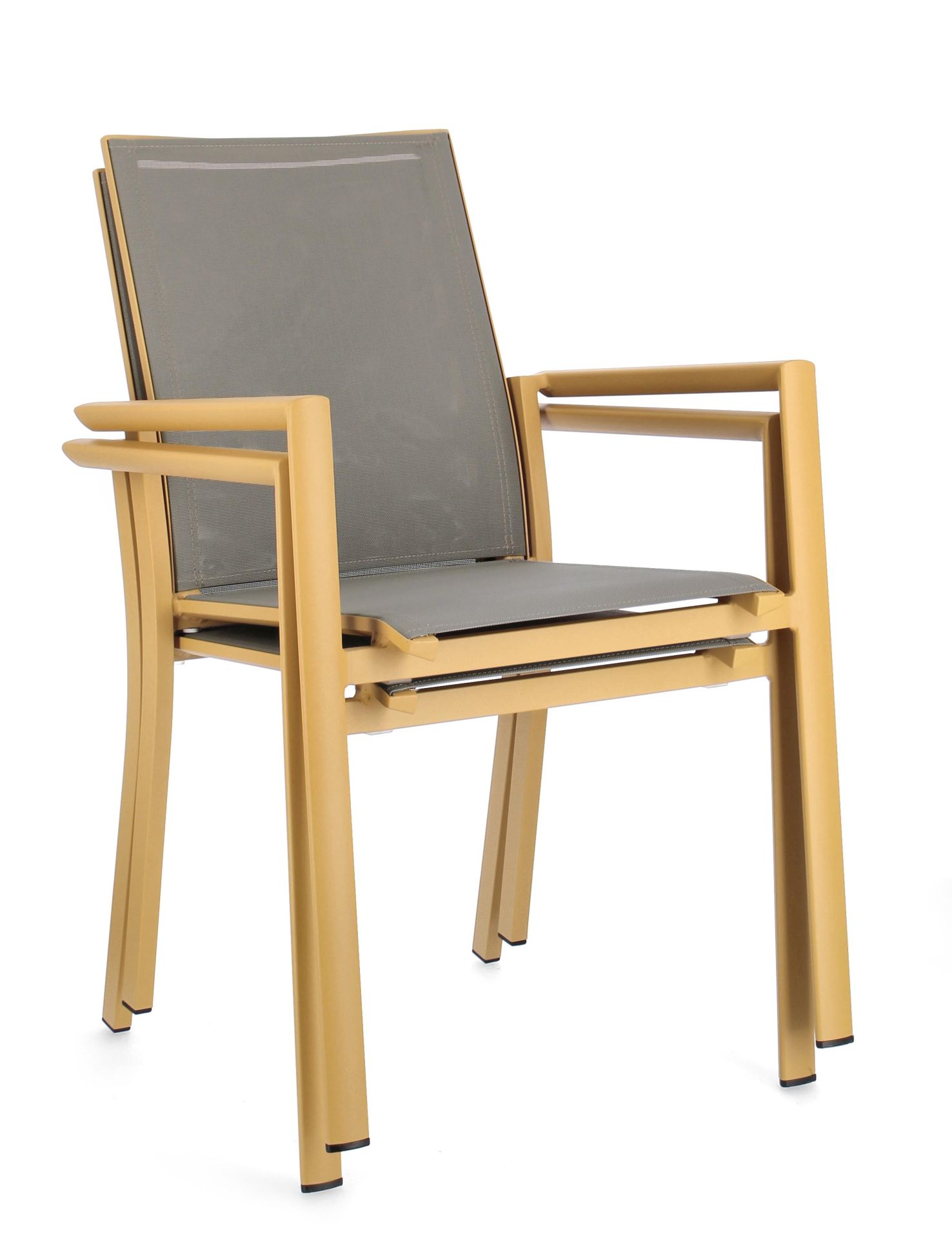 Der Gartenstuhl Konnor überzeugt mit seinem modernen Design. Gefertigt wurde er aus Textilene, welcher einen grauen Farbton besitzt. Das Gestell ist aus Aluminium und hat eine gelbe Farbe. Der Stuhl verfügt über eine Sitzhöhe von 45 cm und ist für den Out