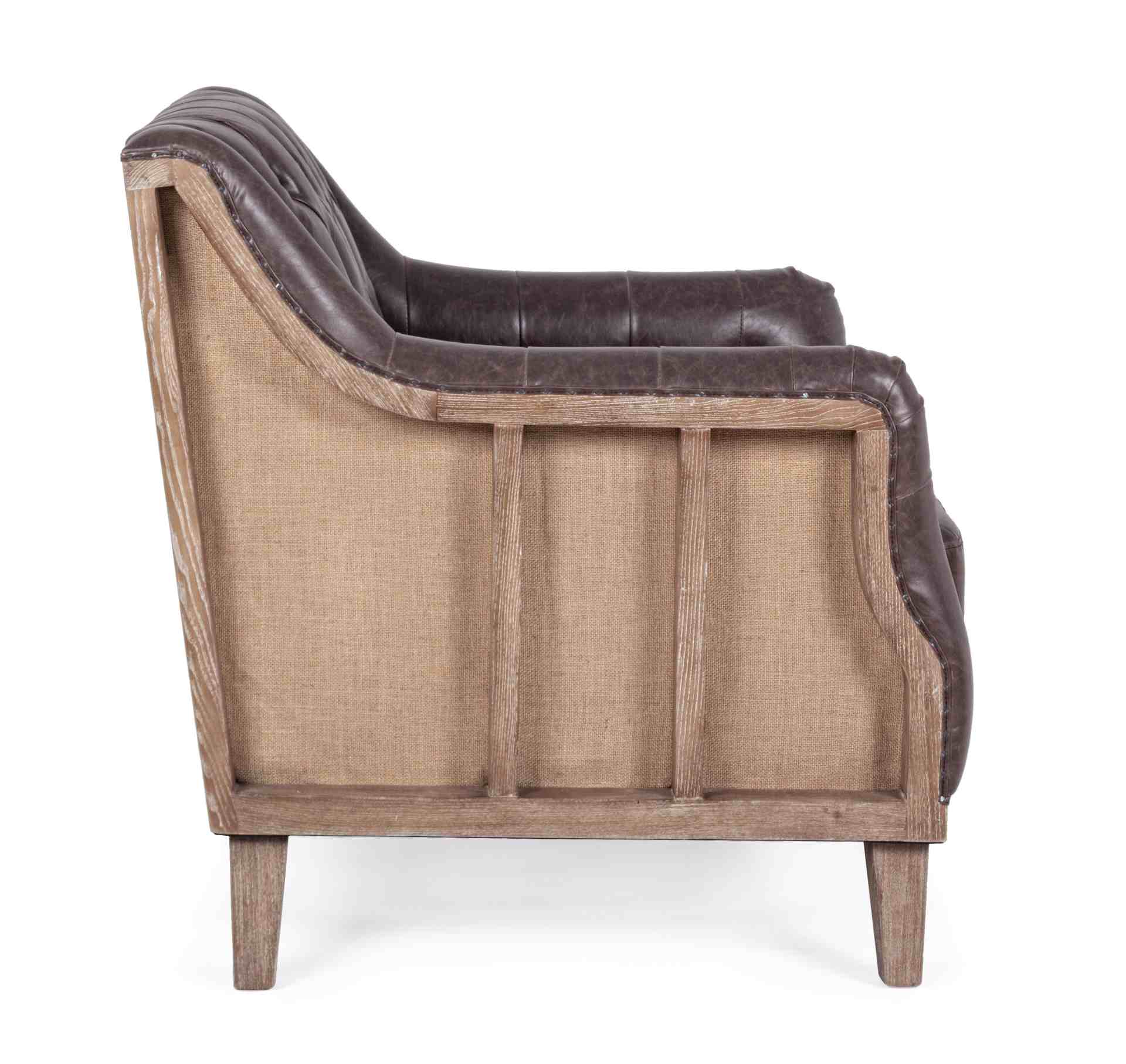 Der Sessel Raymond überzeugt mit seinem klassischen Design. Gefertigt wurde er aus Kunstleder, welches einen braunen Farbton besitzt. Das Gestell ist aus Eschenholz und hat eine natürliche Farbe. Der Sessel besitzt eine Sitzhöhe von 49 cm. Die Breite betr
