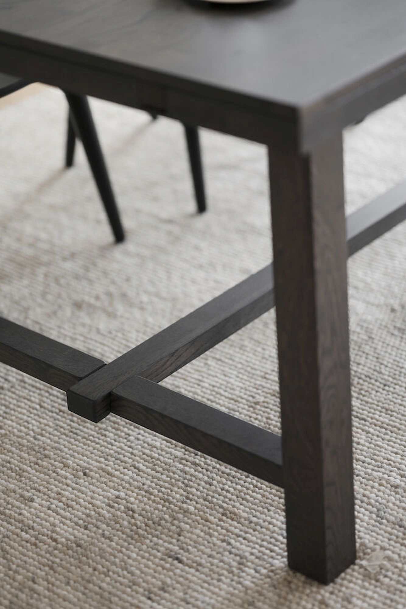 Hochwertiger Esstisch Brooklyn, Classic, 170cm, Braun für jede Einrichtung.