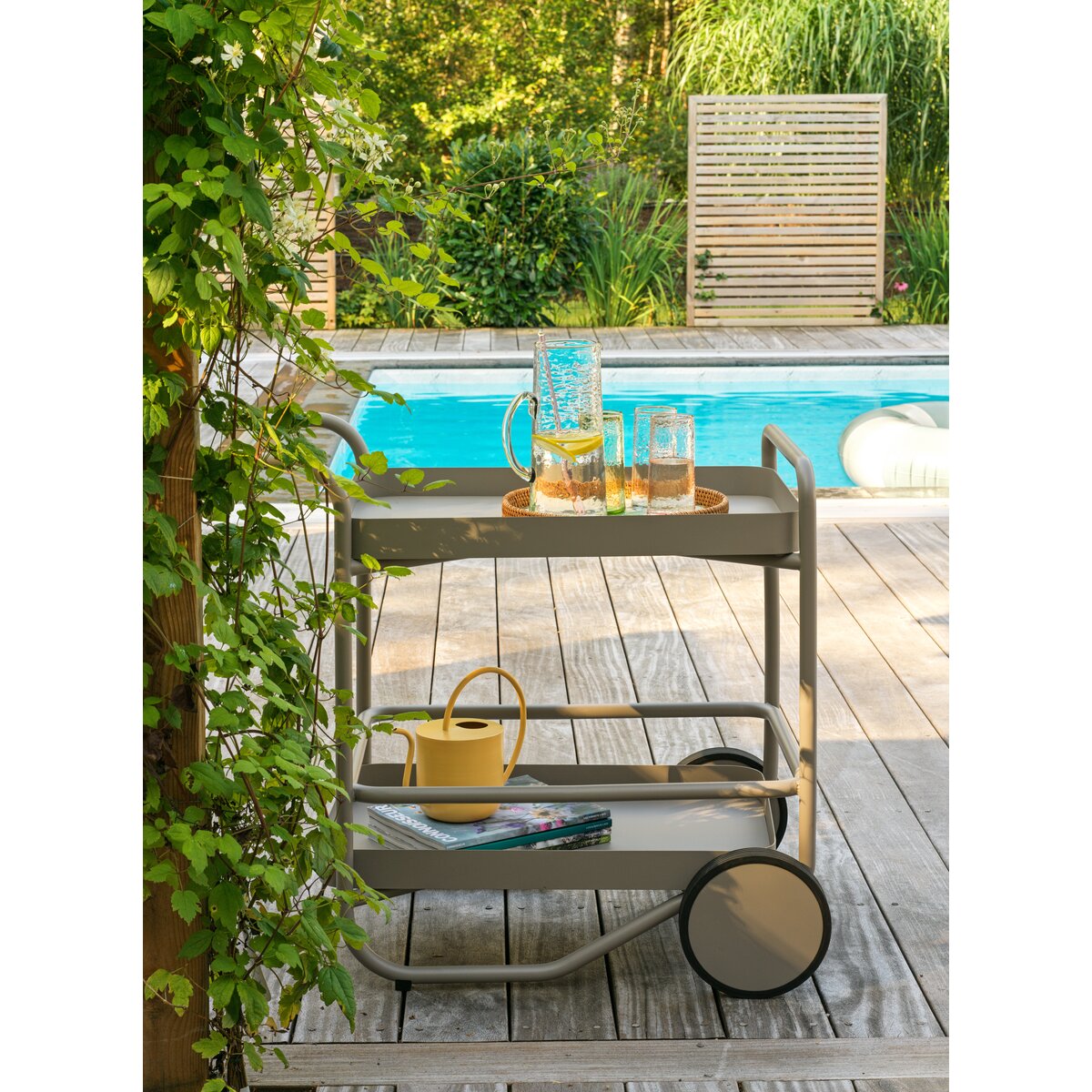 Garten-Servierwagen Trolly, Dusty Green - aus Aluminium, mit Rollen