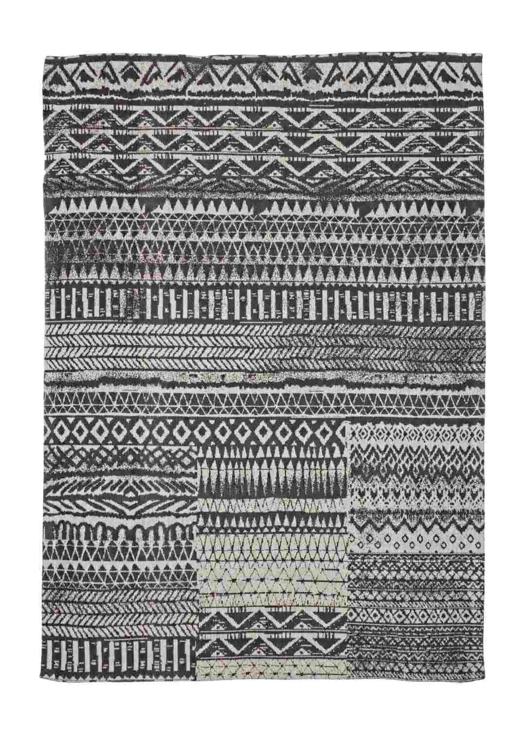 Der Teppich Algeri überzeugt mit seinem klassischen Design. Gefertigt wurde er aus Chenille und Polyester. Der Teppich besitzt einen dunkelgrauen Farbton und die Maße von 140x200 cm.