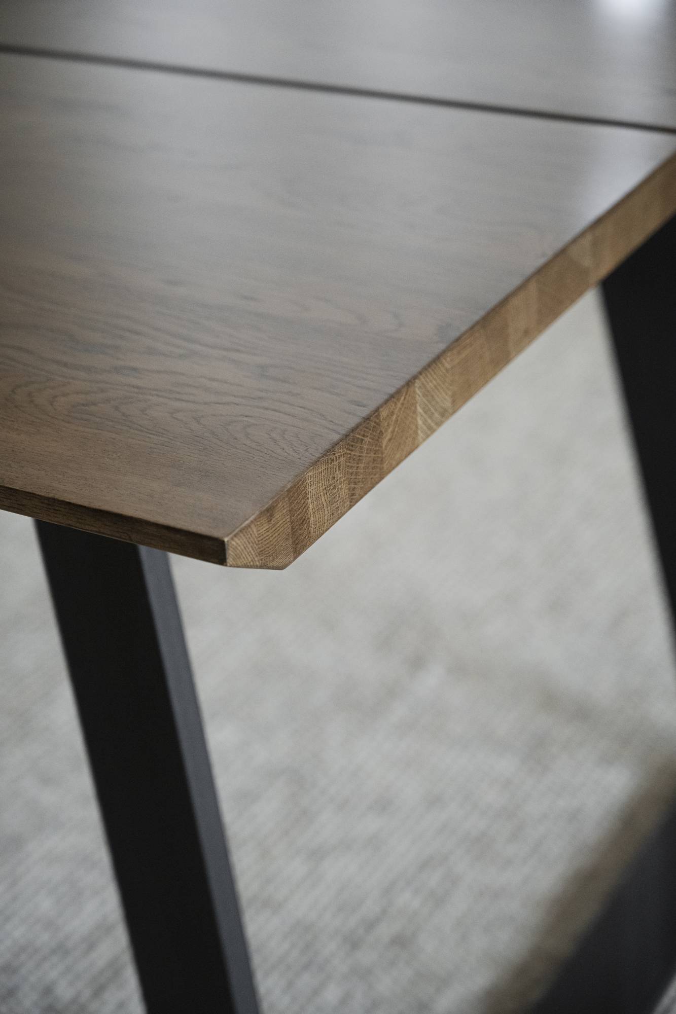 Komfortabel & schön – Esstisch Melville 210x95cm, Wildeiche Braun.