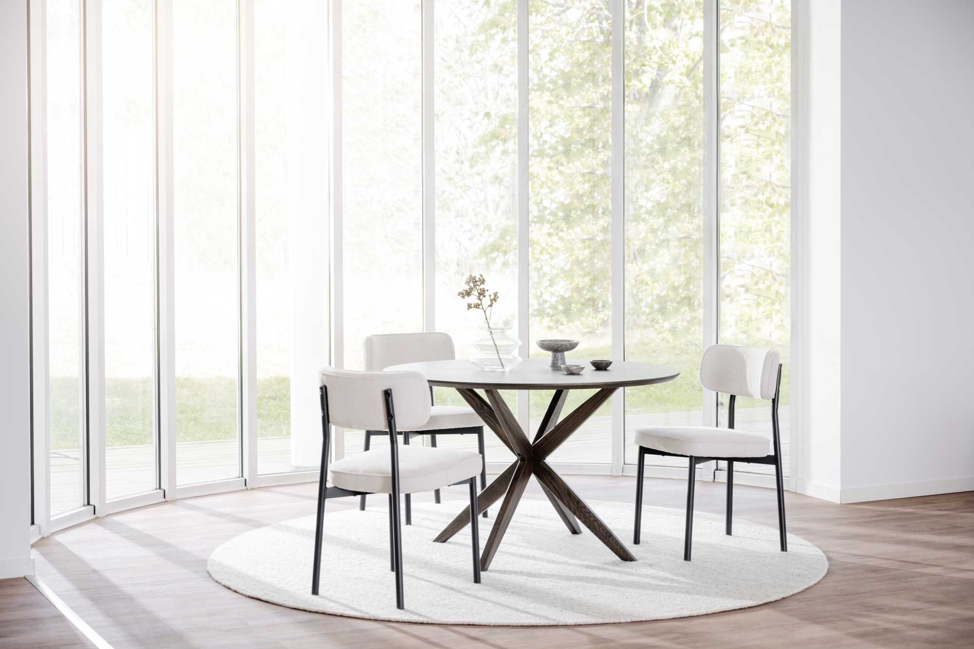 Hochwertiger Esstisch Calverton Rund, 120cm, Braun für jede Einrichtung.