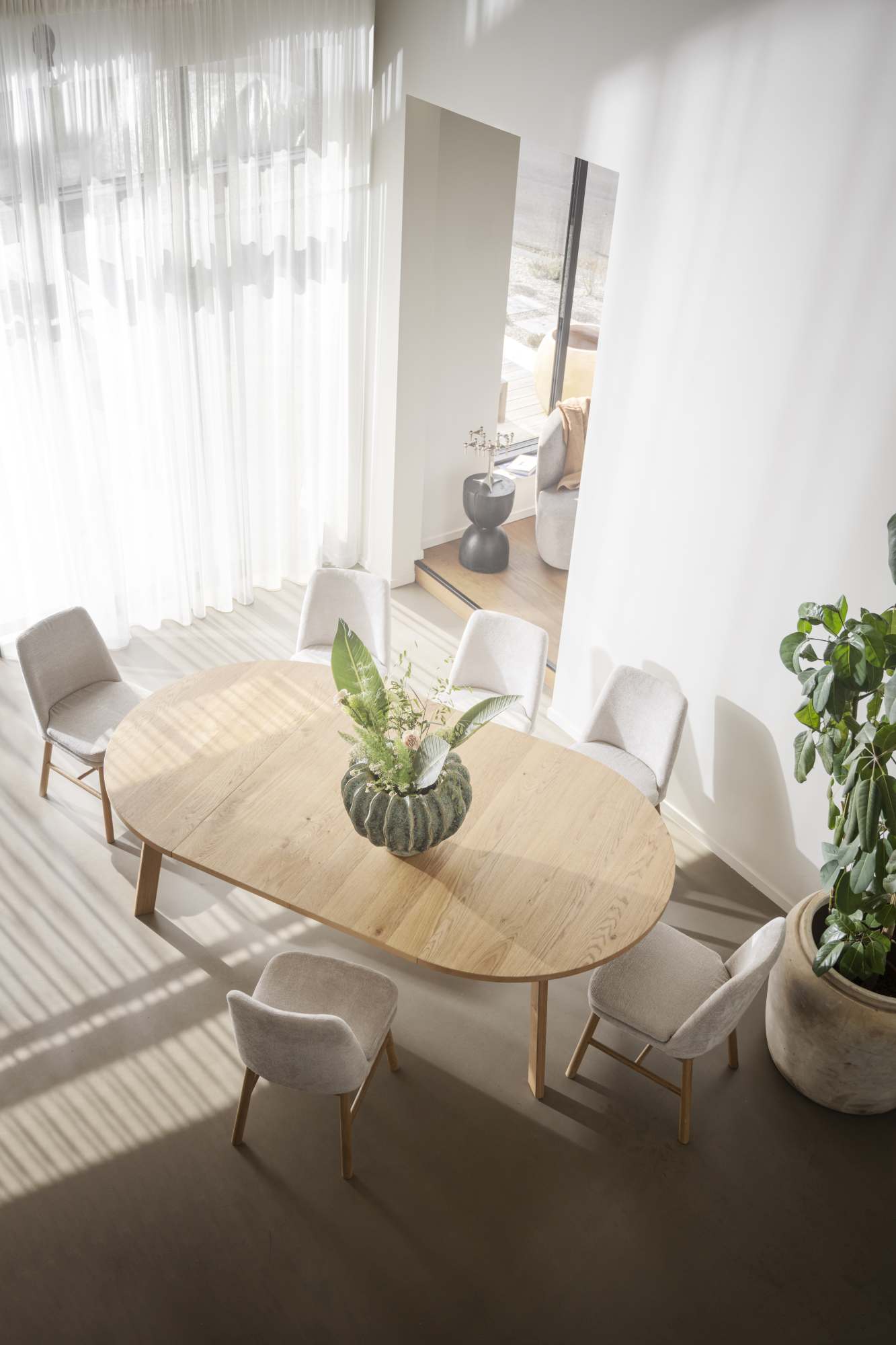 Jetzt entdecken: Esstisch Glenside Rund 130cm, Eiche Natur mit hochwertiger Verarbeitung.