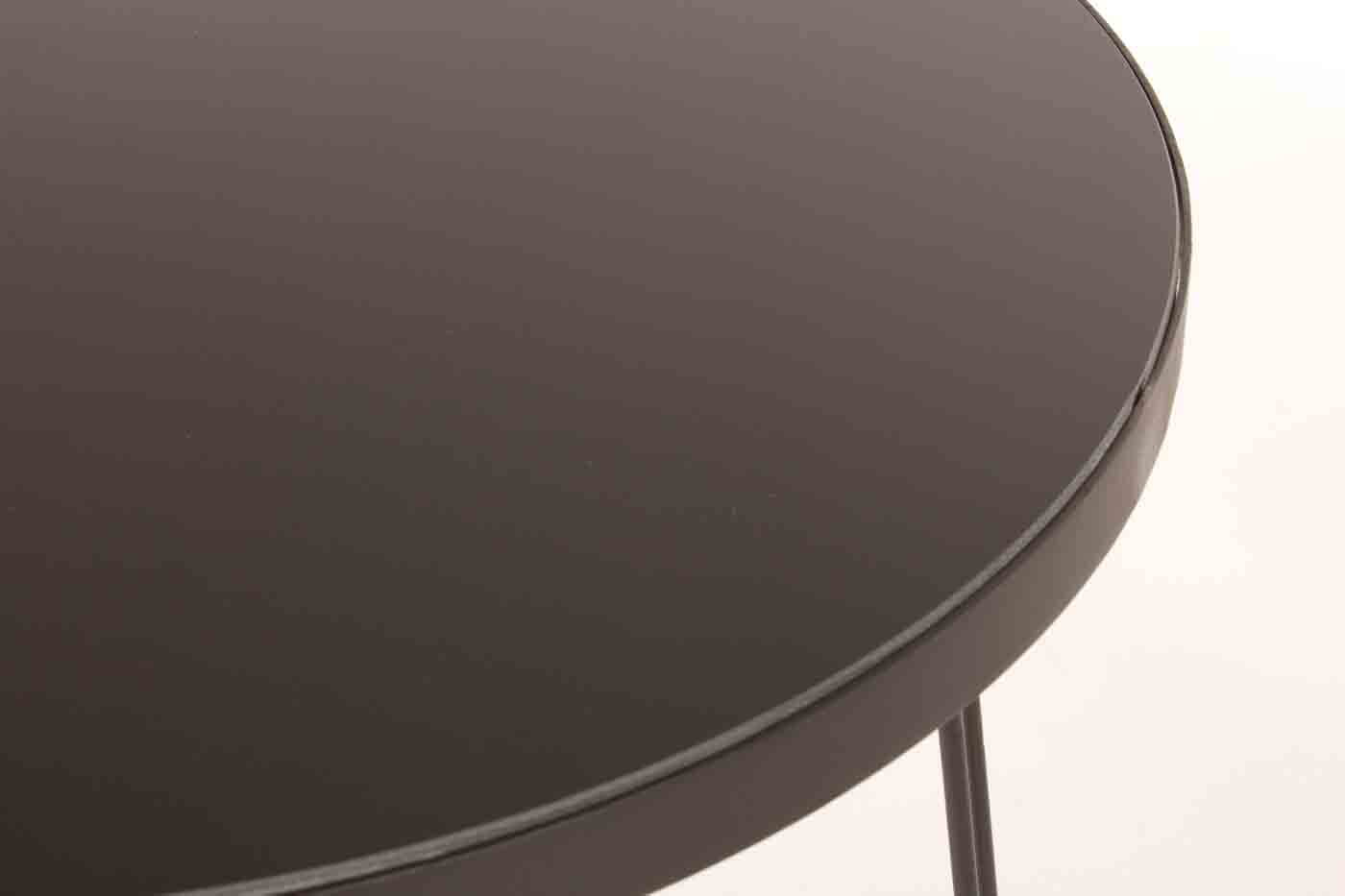 Der Beistelltisch Zaira wurde aus einem Stahlgestell gefertigt. Dieses besitzt seine ganz eigene und stylische Form. Die Tischplatte ist aus Glas.