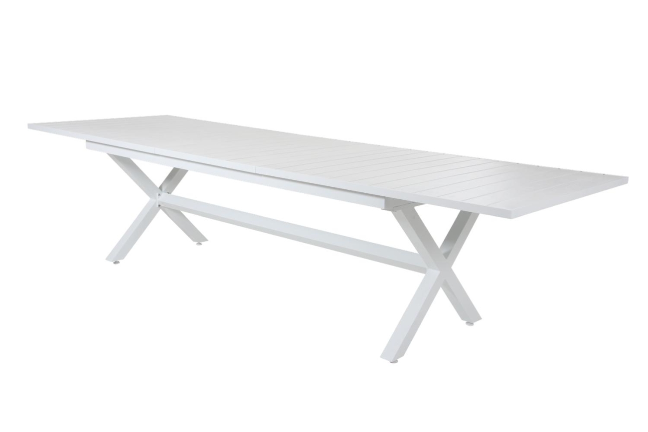 Der Gartenesstisch Hillmond überzeugt mit seinem modernen Design. Gefertigt wurde die Tischplatte aus Metall und besitzt einen weißen Farbton. Das Gestell ist auch aus Metall und hat eine weiße Farbe. Der Tisch besitzt eine Länger von 240 cm welche bis au