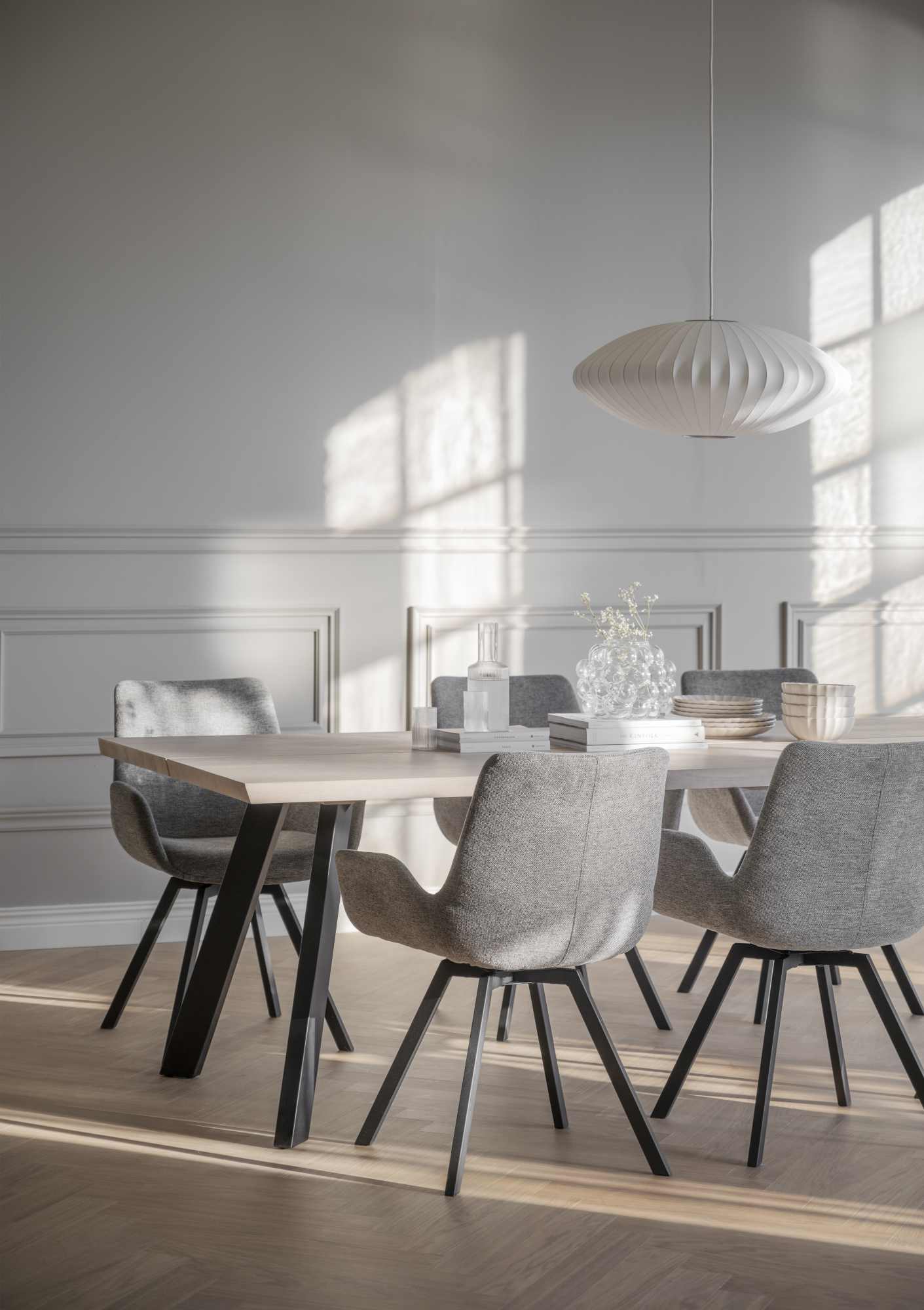 Edles Möbelstück: Stuhl Norwell 2er Set mit Drehfunktion, Grau für stilvolle Einrichtung.