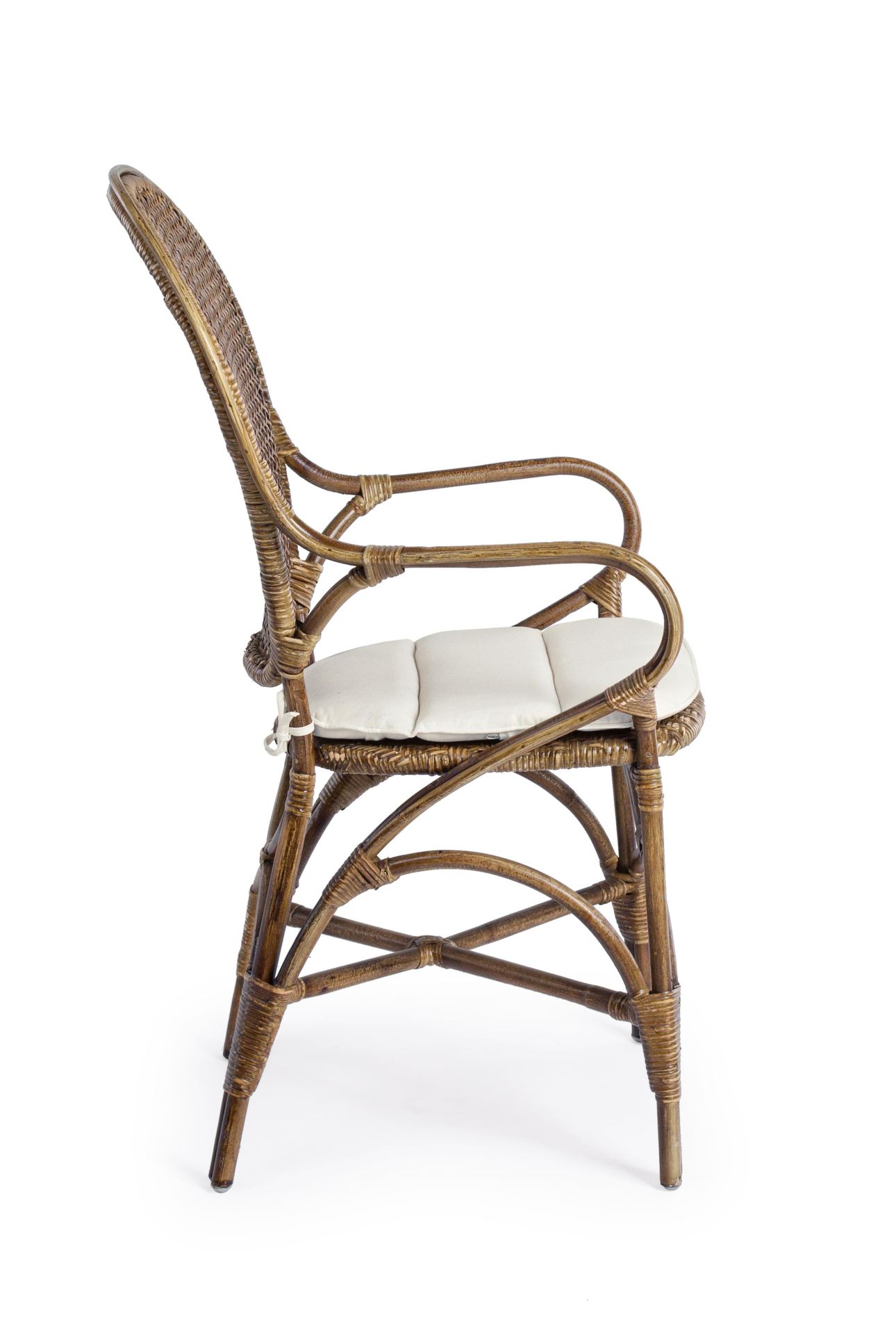 Der Stuhl Edelina überzeugt mit seinem klassischem Design. Gefertigt wurde der Stuhl aus Rattan, welches einen braunen Farbton besitzt. Der Stuhl beinhaltet ein Sitzkissen aus Baumwolle. Die Sitzhöhe beträgt 47 cm.