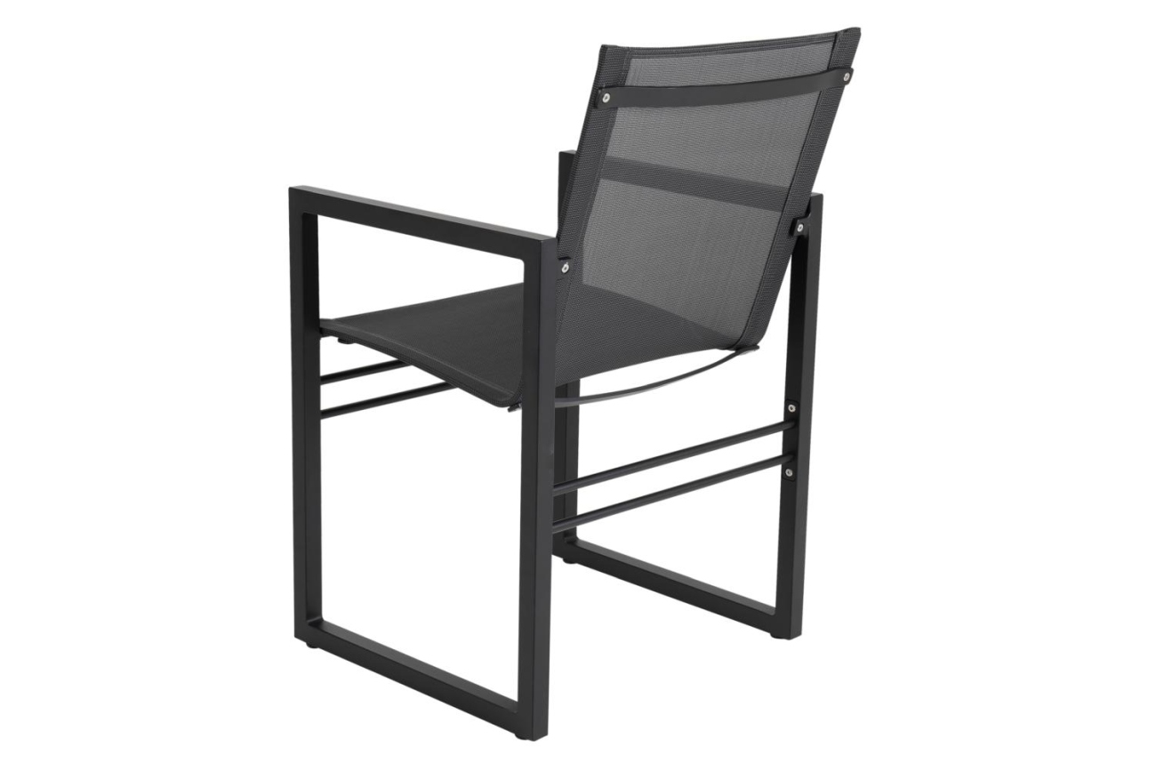 Der Gartenstuhl Vevi überzeugt mit seinem modernen Design. Gefertigt wurde er aus Textilene, welches einen schwarzen Farbton besitzt. Das Gestell ist aus Metall und hat eine schwarze Farbe. Die Sitzhöhe des Stuhls beträgt 45 cm.