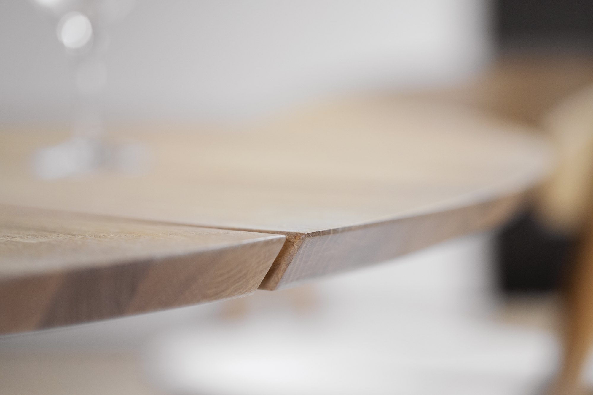 Jetzt entdecken: Esstisch Carradale Rund 150cm, Spider-Gestell, Eiche Natur mit hochwertiger Verarbeitung.