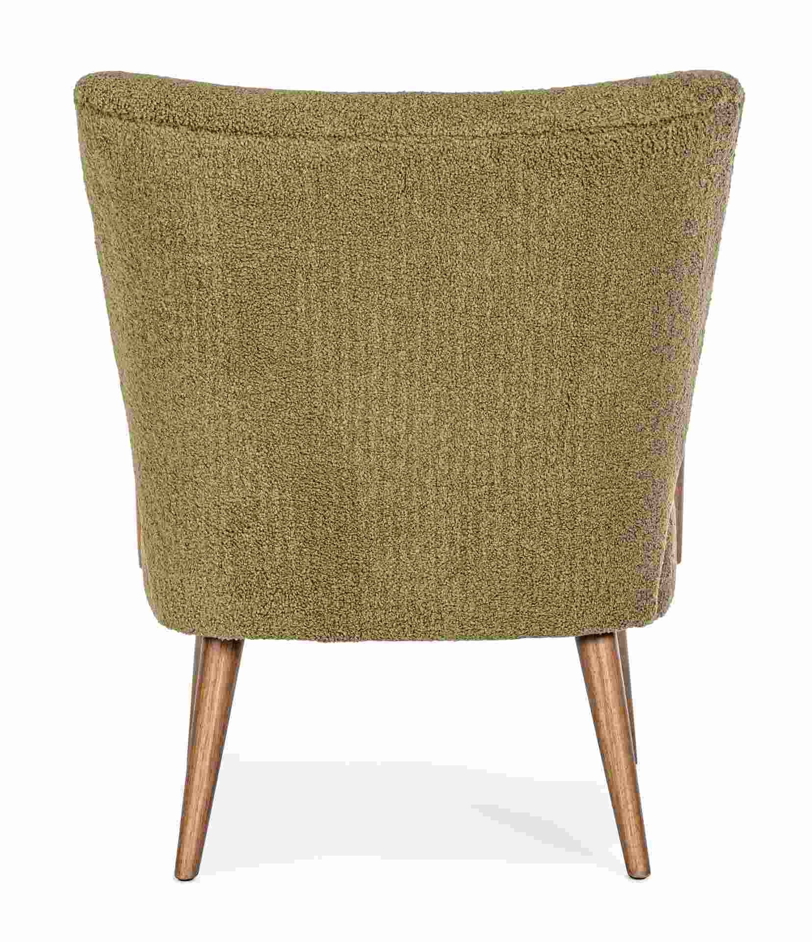 Der Sessel Moritz überzeugt mit seinem modernen Design. Gefertigt wurde er aus Stoff in Teddy-Optik, welcher einen braunen Farbton besitzt. Das Gestell ist aus Kautschukholz und hat eine natürliche Farbe. Der Sessel besitzt eine Sitzhöhe von 45 cm. Die Br