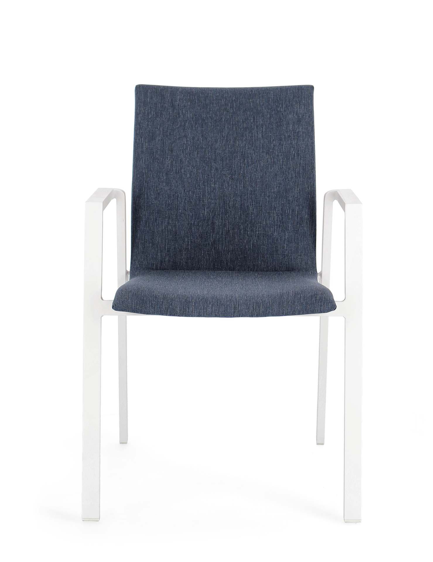 Der Gartenstuhl Odeon überzeugt mit seinem modernen Design. Gefertigt wurde er aus einem Mischstoff, welcher einen blauen Farbton besitzt. Das Gestell ist aus Aluminium und hat auch eine weiße Farbe. Der Stuhl verfügt über eine Sitzhöhe von 47 cm und ist 