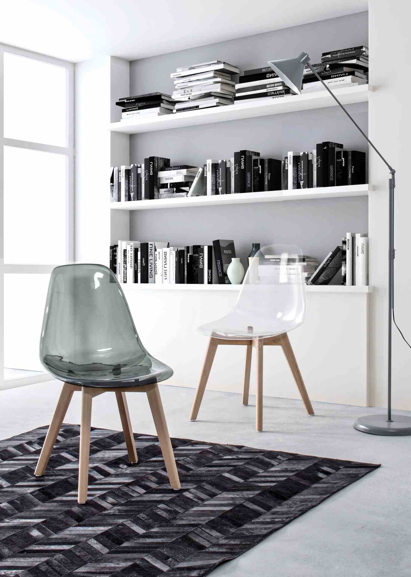 Der Stuhl Easy überzeugt mit seinem modernem aber auch besonderem Design. Gefertigt wurde die Sitzschale aus Kunststoff, welche einen grauen Farbton besitzt. Das Gestell ist aus Buchenholz und hat einen natürlichen Farbton. Die Sitzhöhe beträgt 44 cm.