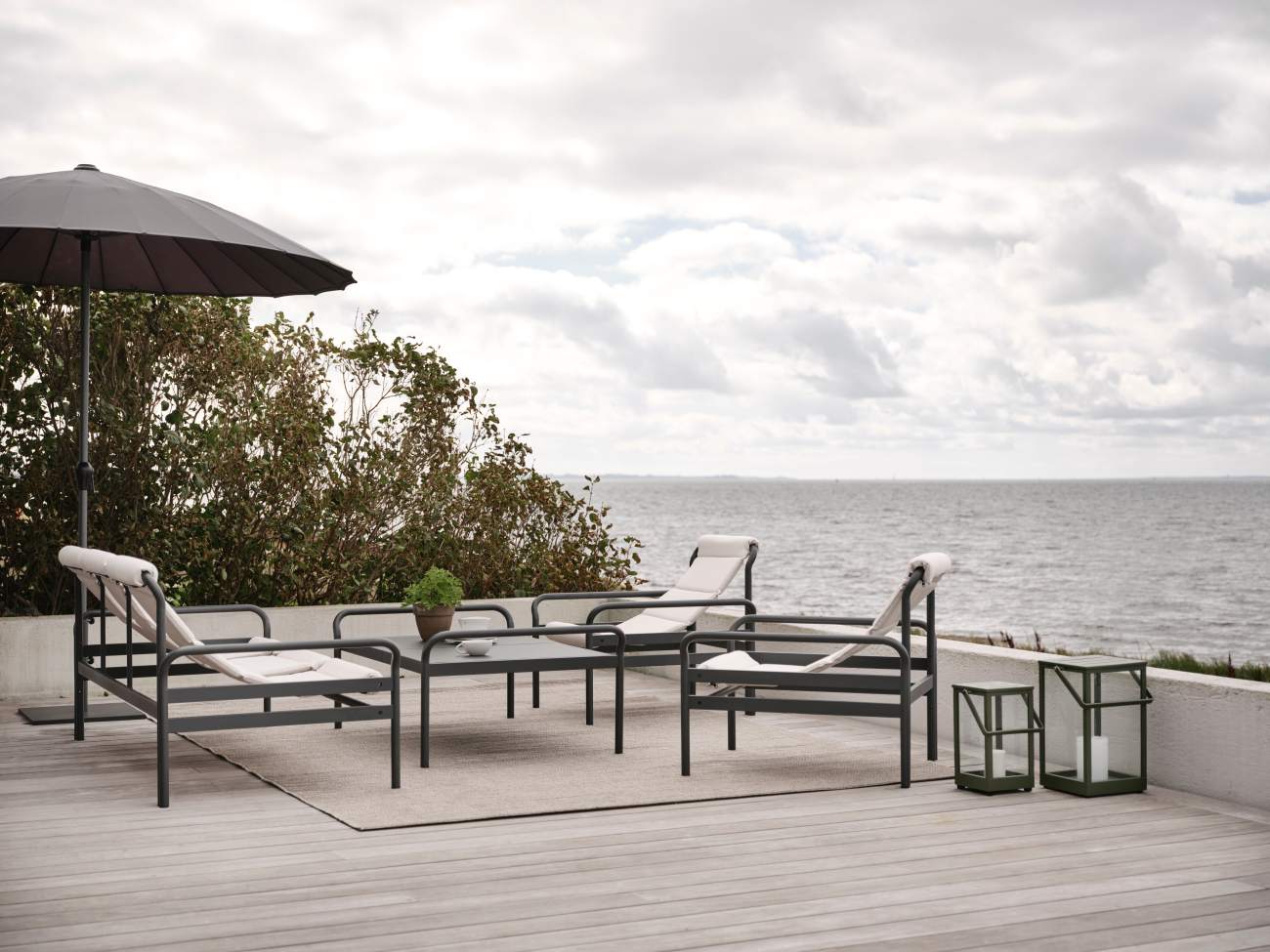 Gartencouchtisch Sling aus Aluminium, Anthrazit