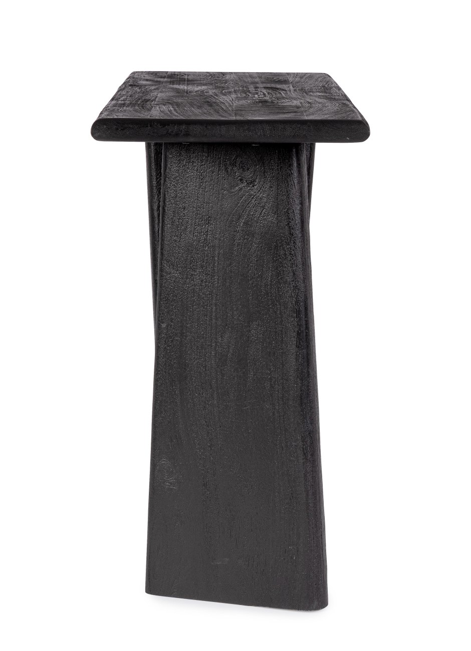 Die Konsole Zecatecas überzeugt mit ihrem modernen Design. Gefertigt wurde sie aus Mangoholz, welches einen schwarzen Farbton besitzt. Das Gestell ist auch aus Mangoholz. Die Konsole besitzt eine Breite von 130 cm.