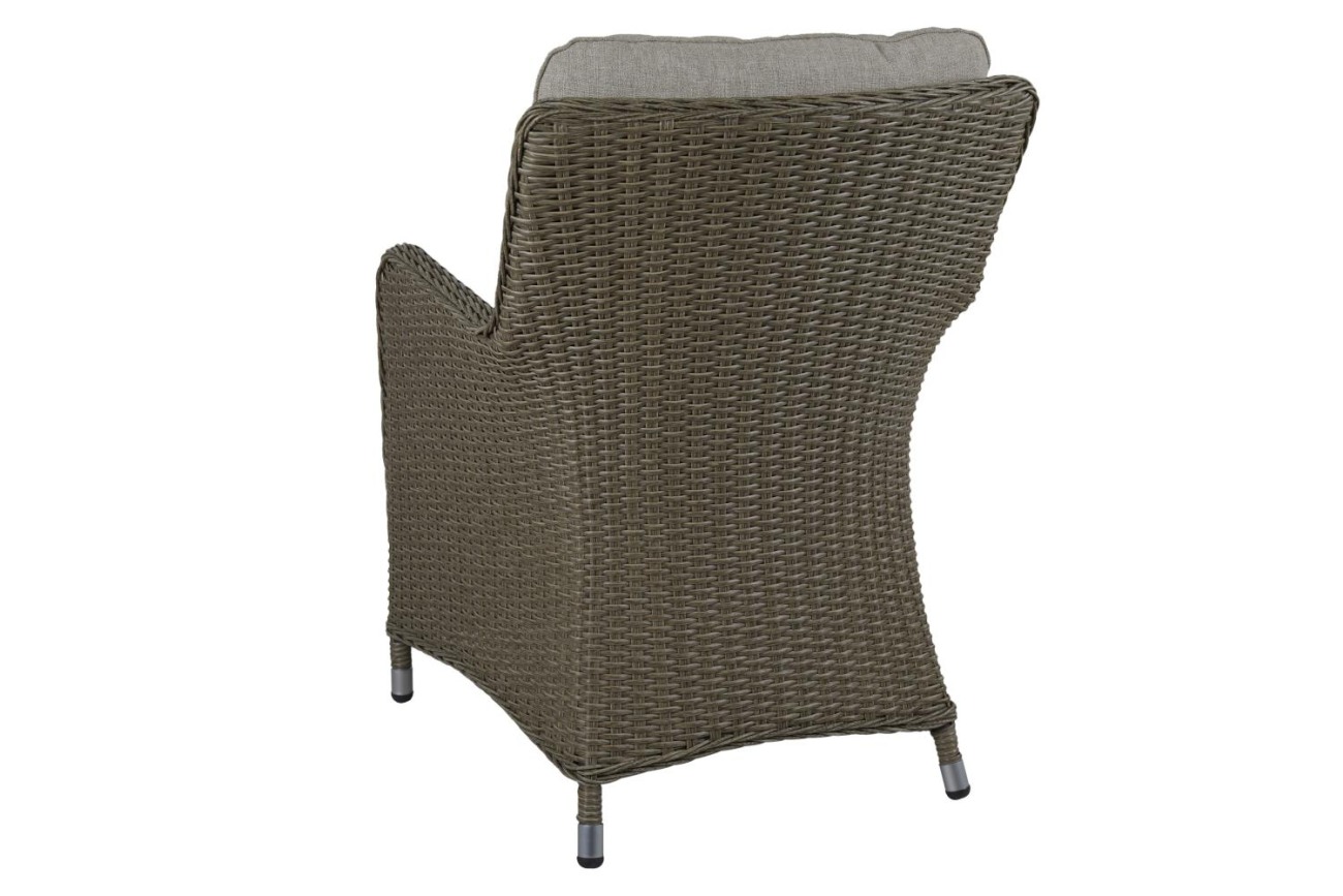 Der Gartenstuhl Hornbrook überzeugt mit seinem modernen Design. Gefertigt wurde er aus Rattan, welches einen braunen Farbton besitzt. Das Gestell ist aus Metall und hat eine schwarze Farbe. Die Sitzhöhe des Stuhls beträgt 52 cm.