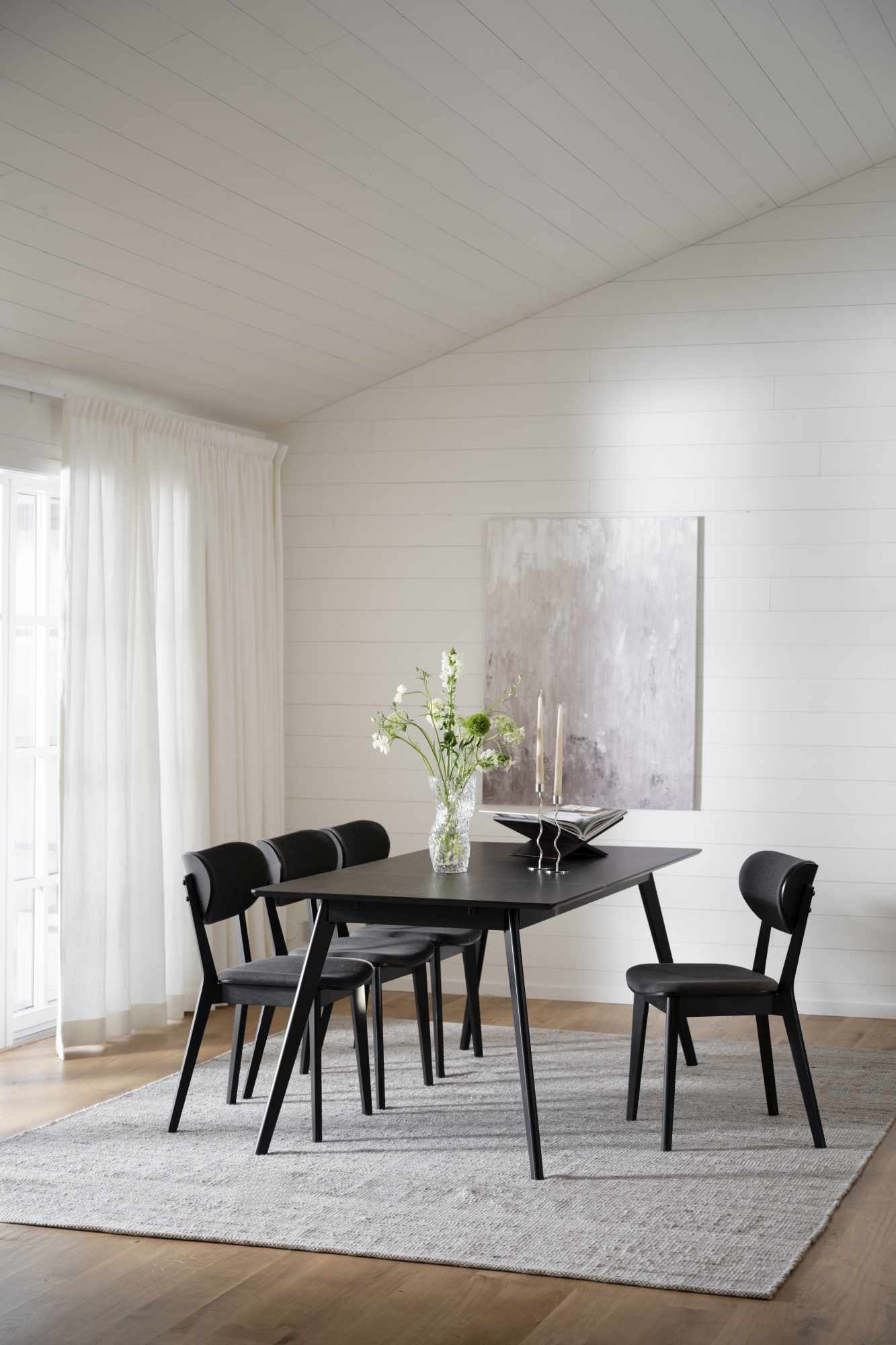 Design trifft Funktion: Stuhl Kato 2er Set, Schwarz / Grau.