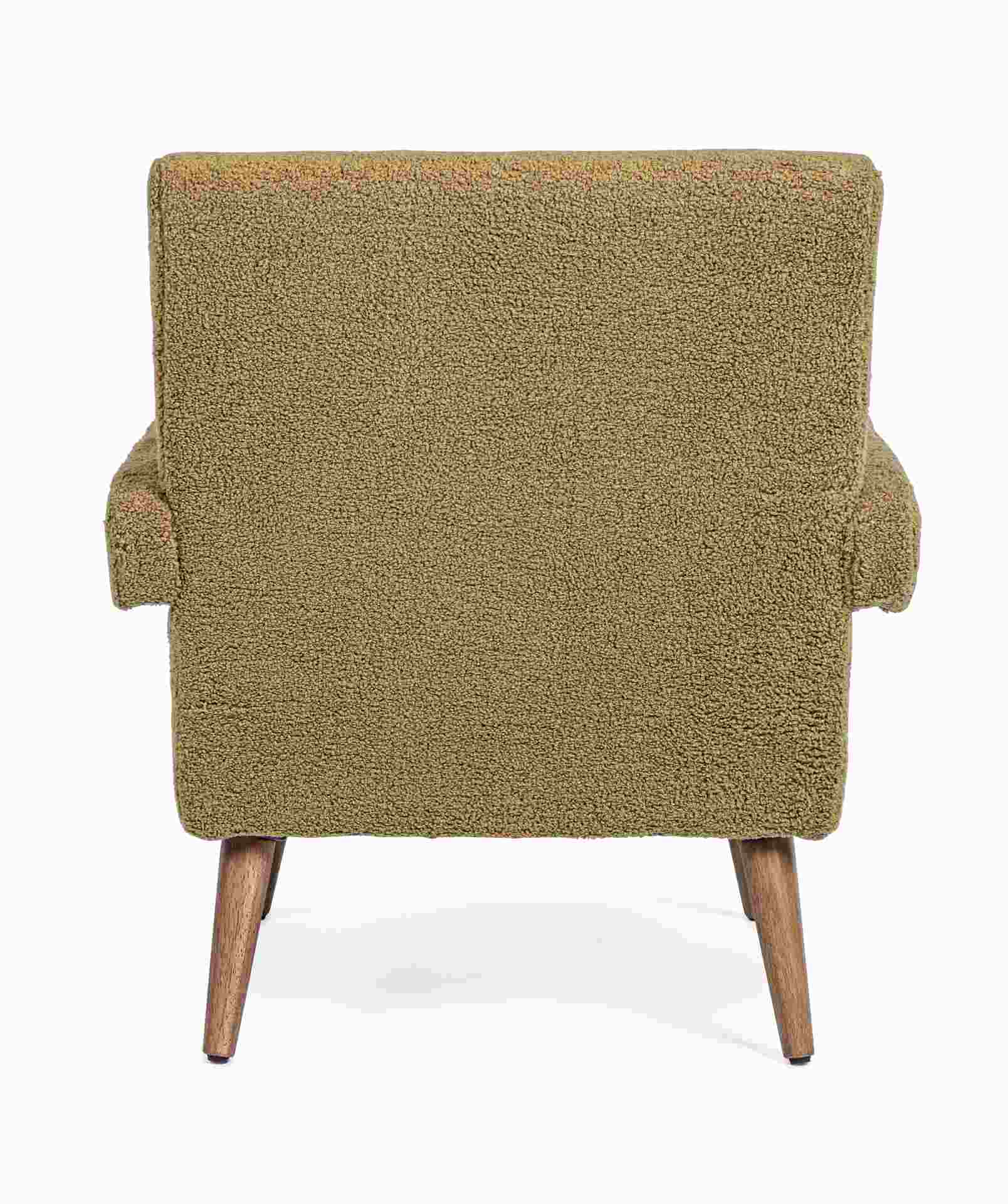 Der Sessel Berna überzeugt mit seinem modernen Design. Gefertigt wurde er aus Stoff in Teddy-Optik, welcher einen braunen Farbton besitzt. Das Gestell ist aus Kautschukholz und hat eine natürliche Farbe. Der Sessel besitzt eine Sitzhöhe von 45 cm. Die Bre