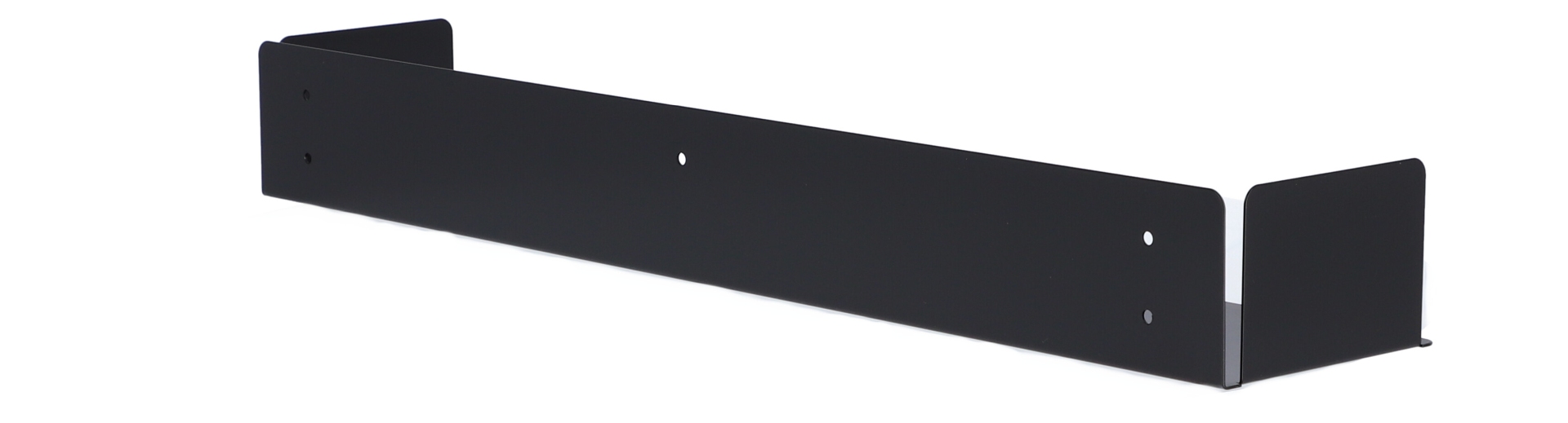 Das Wandregal Lyra wurde aus Metall gefertigt und hat einen schwarzen Farbton. Die Breite beträgt 80 cm. Das Design ist schlicht aber auch modern. Das Regal ist ein Produkt der Marke Jan Kurtz.