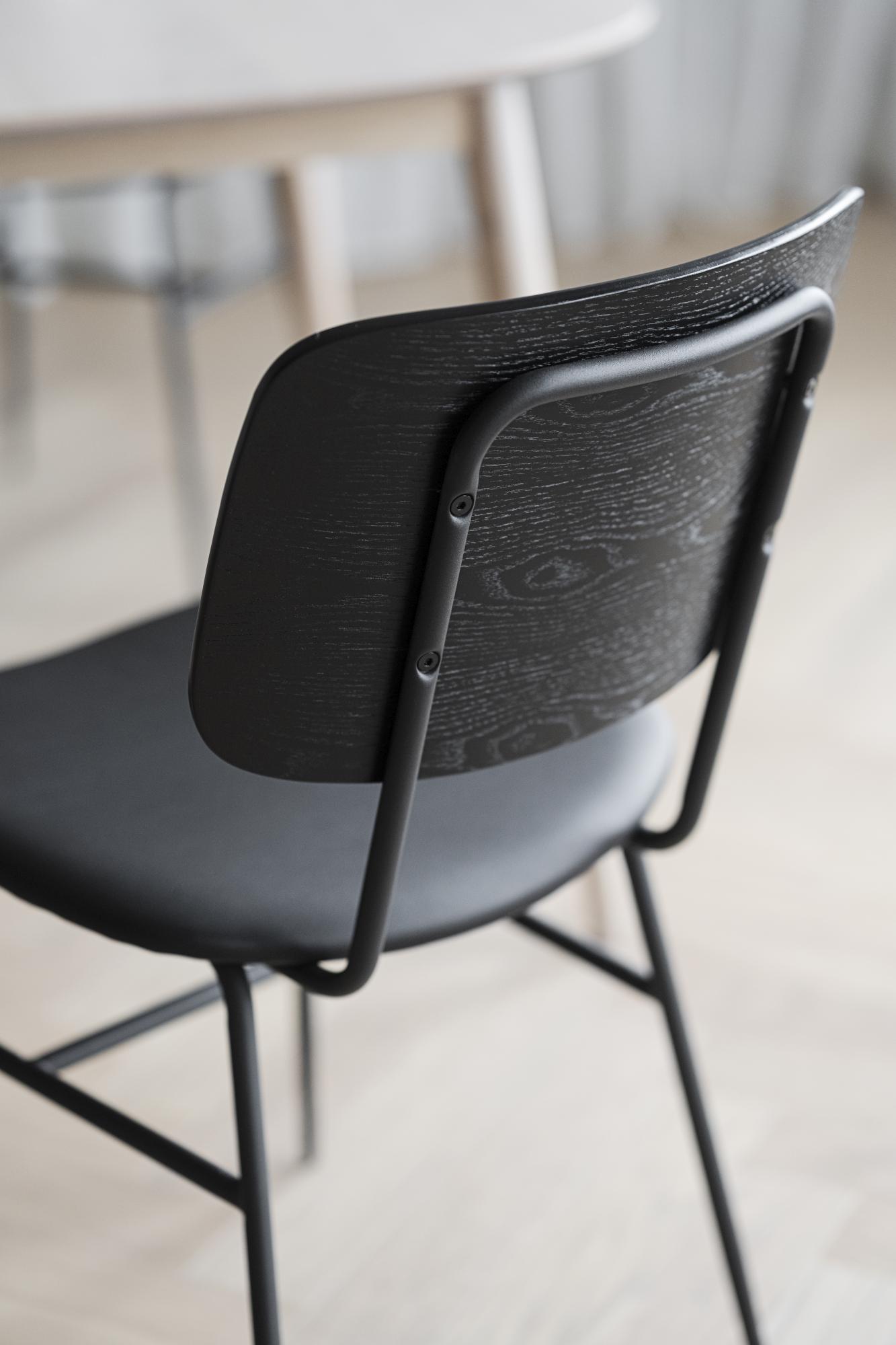 Stuhl Brent 2er Set, Esche Schwarz – modernes Design trifft Komfort.