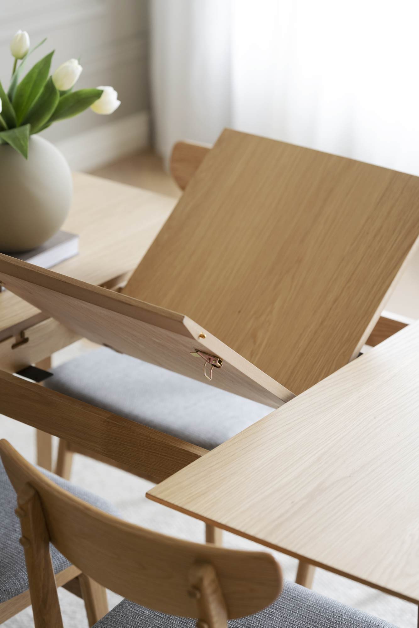 Esstisch Cirrus mit Auszug, Eiche 150/195cm passt perfekt in stilvolle Wohnräume.