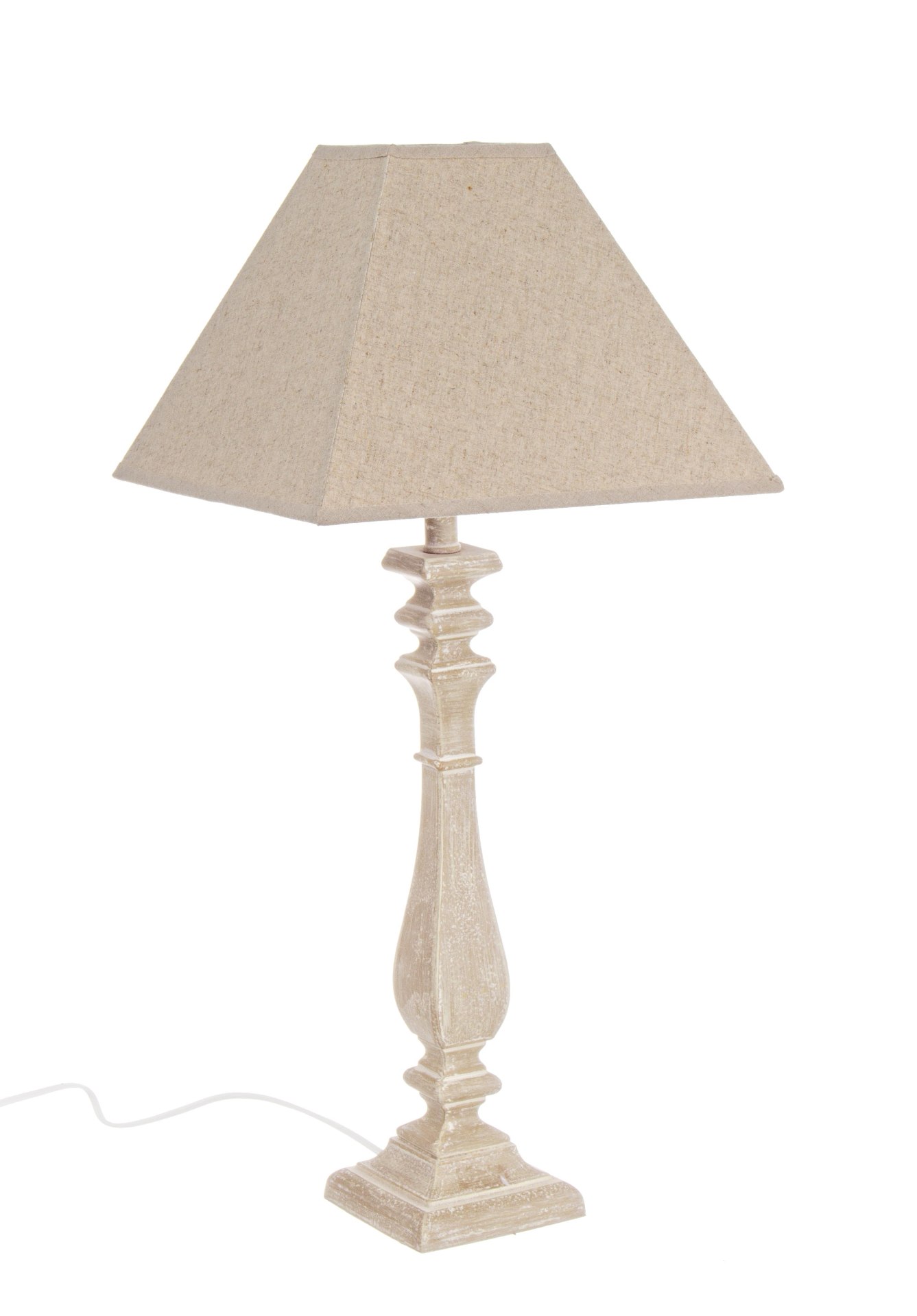 Die Tischleuchte Ajaccio überzeugt mit ihrem klassischen Design. Gefertigt wurde sie aus MDF, welches einen natürlichen Farbton besitzt. Der Lampenschirm ist aus Baumwolle und hat eine natürliche Farbe. Die Lampe besitzt eine Höhe von 52 cm.