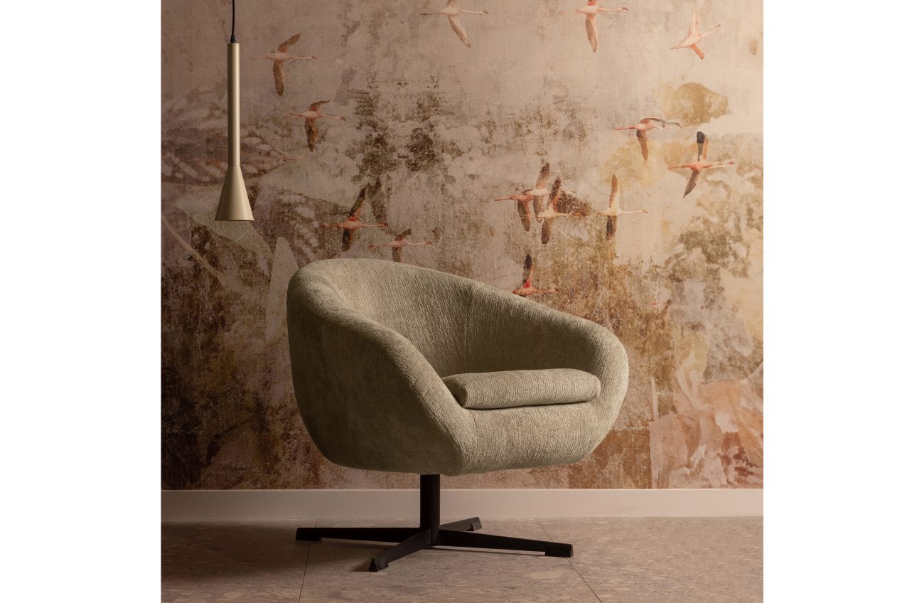 Der Sessel Desert überzeugt mit seinem modernen Stil. Gefertigt wurde er aus Stoff, welcher einen Pistazie Farbton besitzt. Das Gestell ist aus Metall und hat eine schwarze Farbe. Der Sessel besitzt eine Sitzhöhe von 43 cm und ist drehbar.