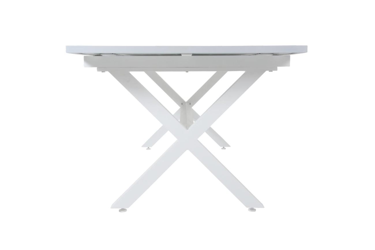 Der Gartenesstisch Hillmond überzeugt mit seinem modernen Design. Gefertigt wurde die Tischplatte aus Metall und besitzt einen weißen Farbton. Das Gestell ist auch aus Metall und hat eine weiße Farbe. Der Tisch besitzt eine Länger von 240 cm welche bis au