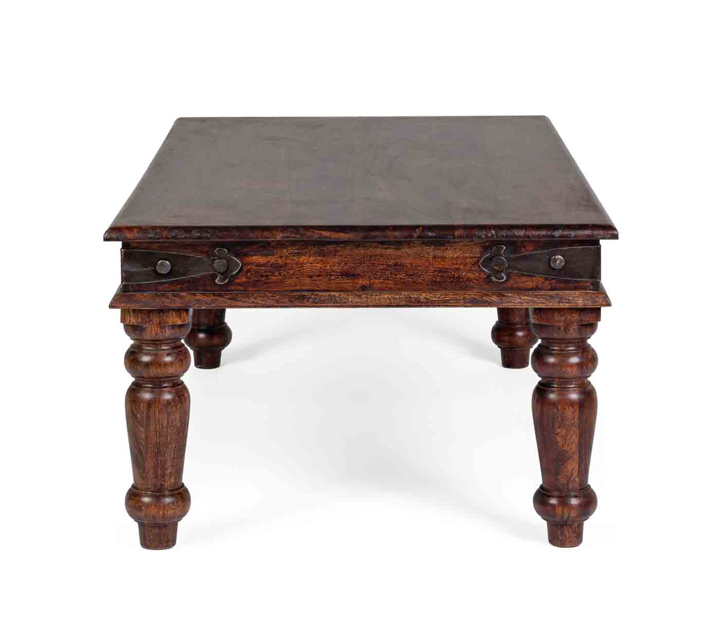 Der massive Beistelltisch Jaipur wurde aus Akazienholz gefertigt. Der Tisch wurde behandelt.