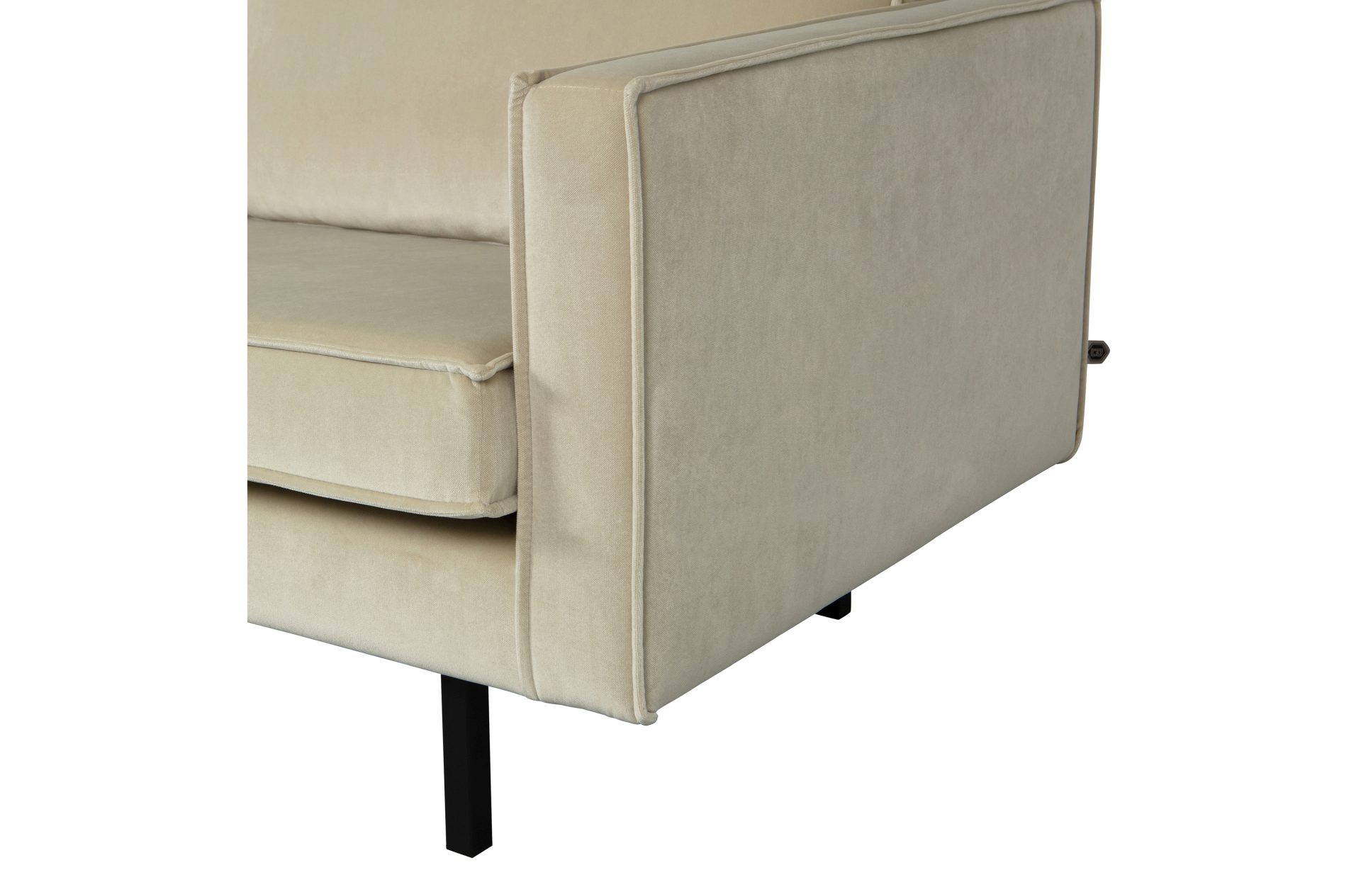 Der Sessel Rodeo überzeugt mit seinem modernem Design. Gefertigt wurde der Sessel aus einem Samt Bezug, welcher einen Pistazie Farbton besitzt. Die Beine sind aus Metall und haben eine schwarze Farbe.