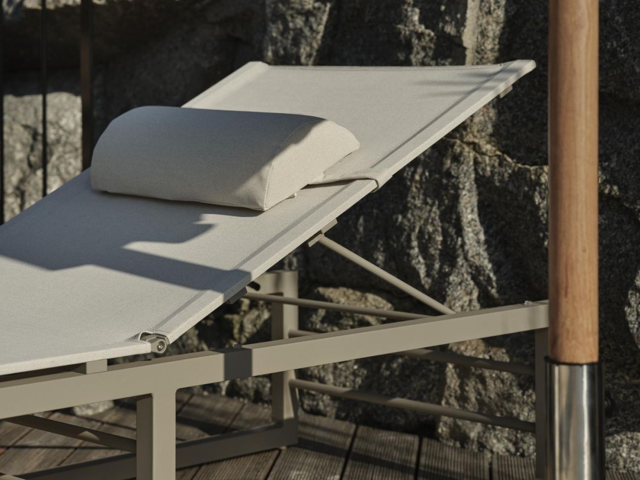 Gartenliege Vevi aus Metall, Kaki