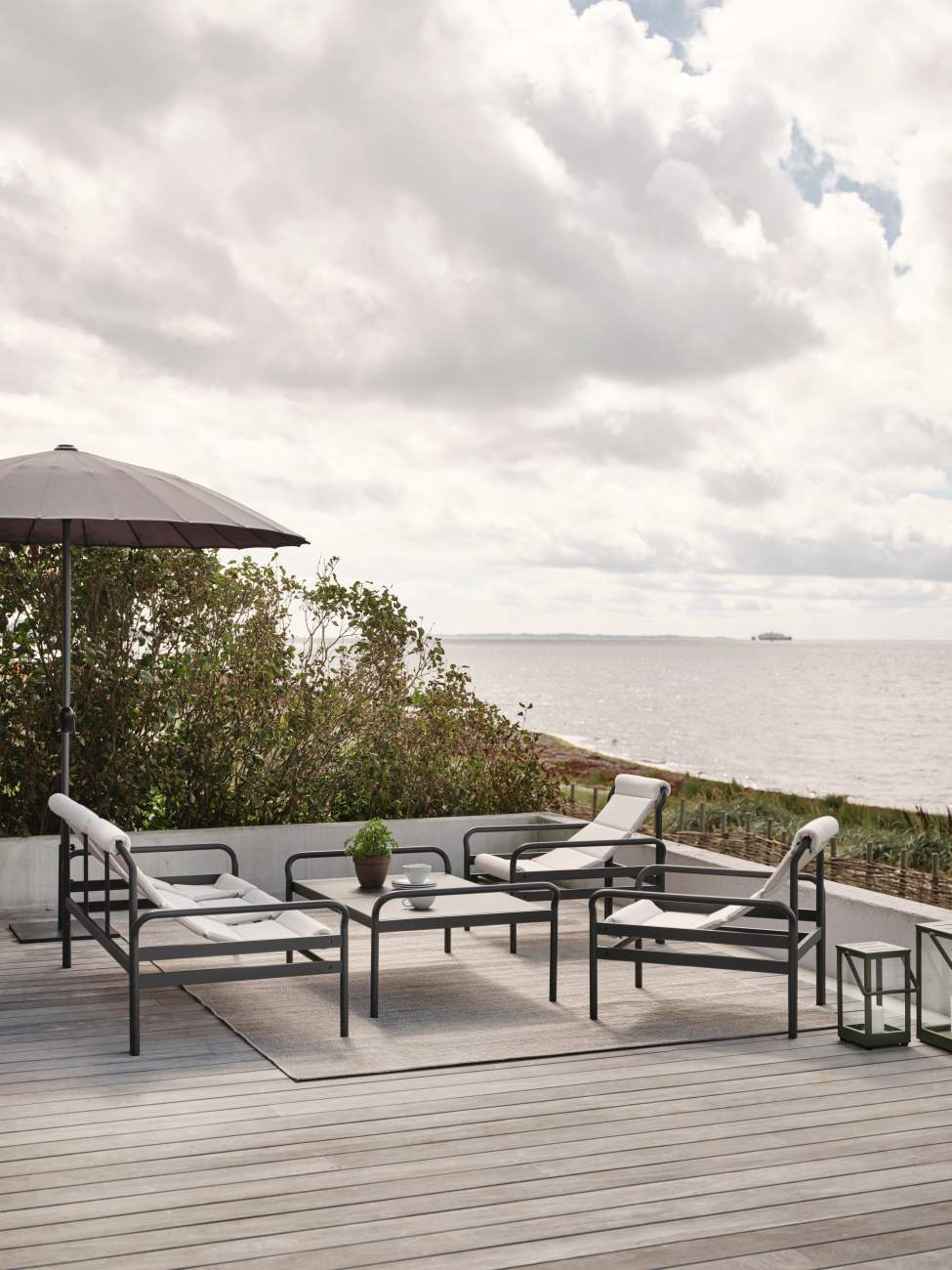 Gartencouchtisch Sling aus Aluminium, Anthrazit