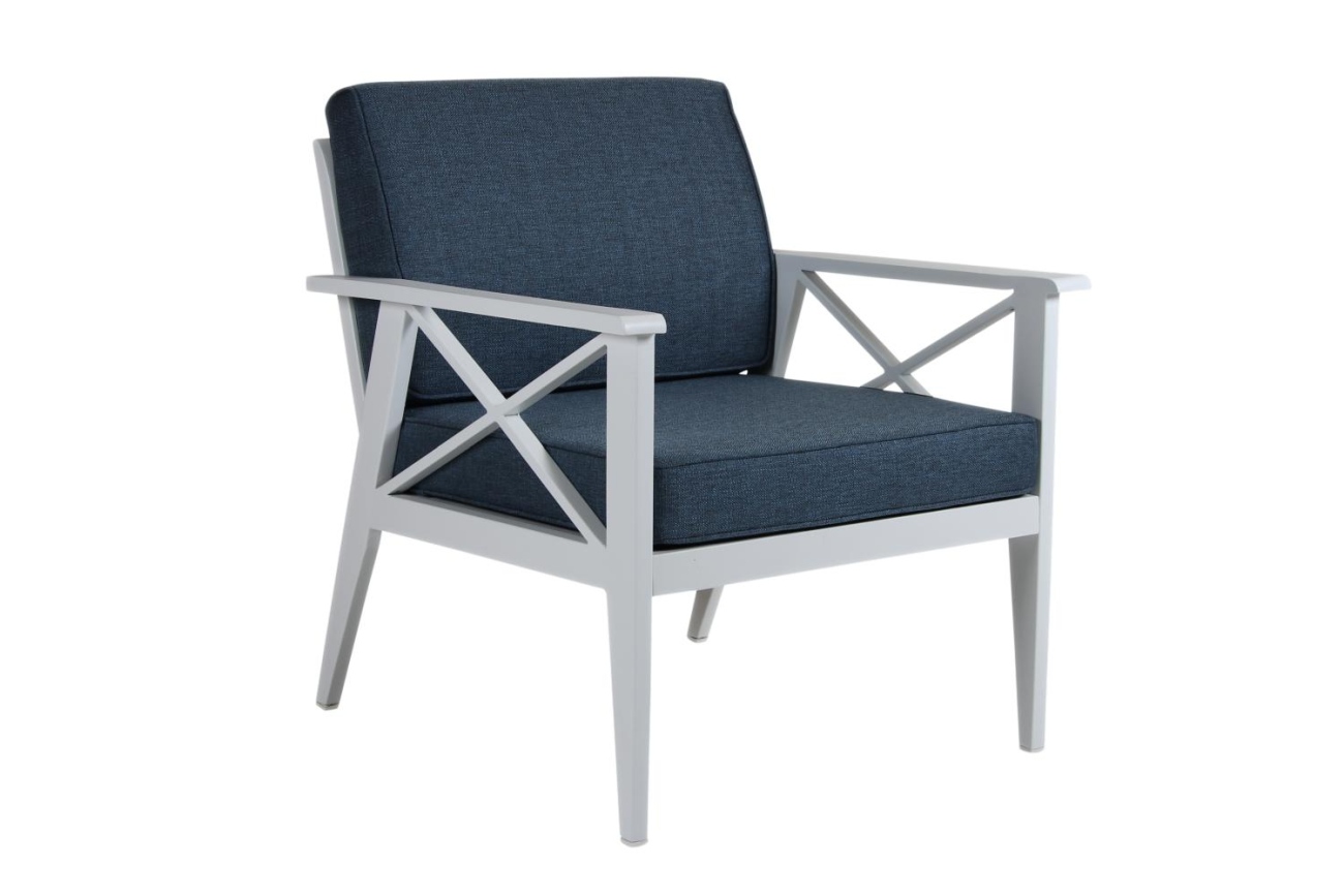 Der Gartensessel Sottenville überzeugt mit seinem modernen Design. Gefertigt wurde er aus Stoff, welcher einen blauen Farbton besitzt. Das Gestell ist aus Metall und hat eine weiße Farbe. Die Sitzhöhe des Sessels beträgt 45 cm.