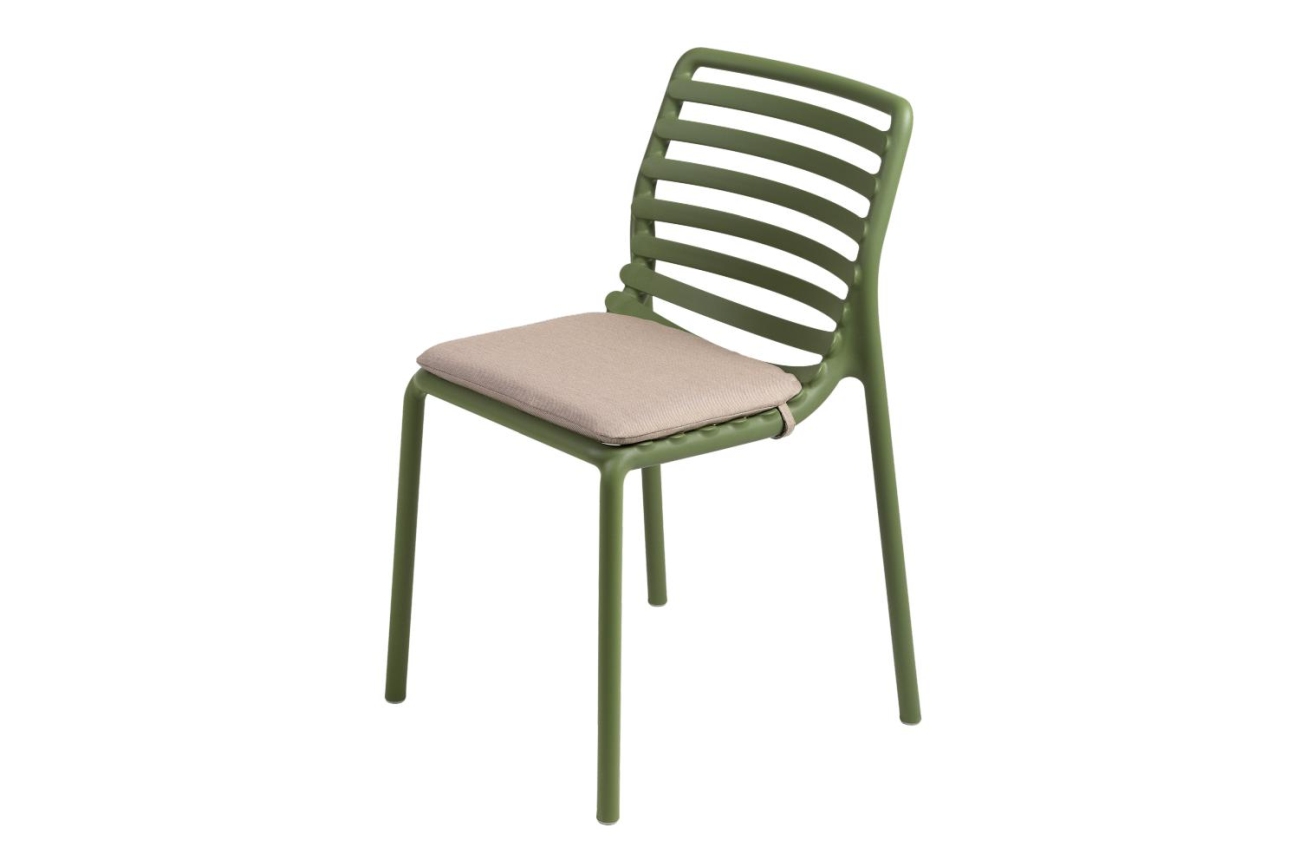 Das Sitzkissen Doga überzeugt mit seinem modernen Design. Gefertigt wurde es aus Stoff, welche einen Beigen Farbton besitzt. Das Sitzkissen kann für den Doga Gartenstuhl genutzt werden.