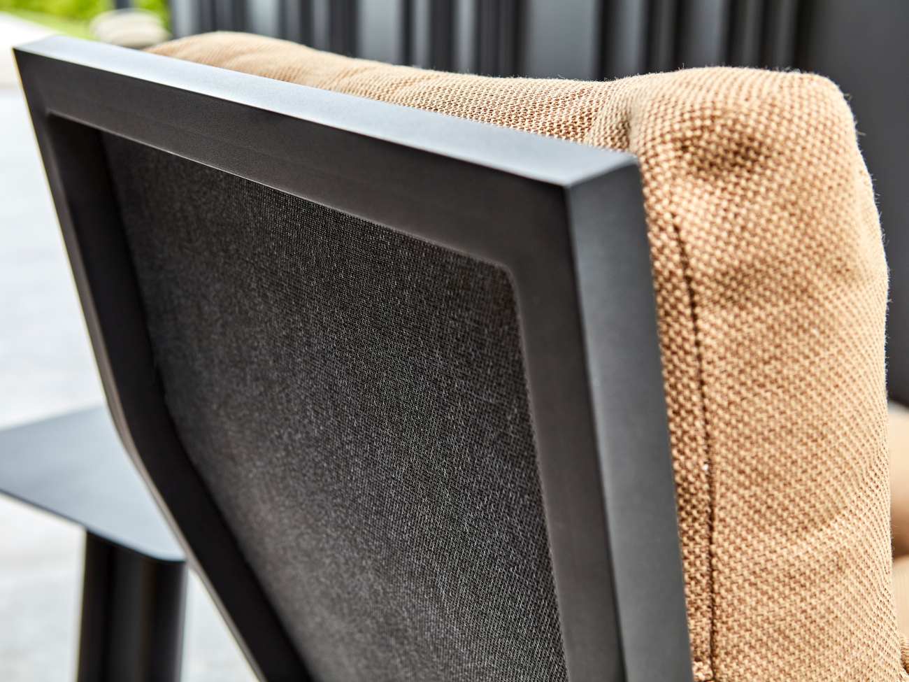 Gartensessel Slide mit verstellbarer Rückenlehne, Schwarz / Braun