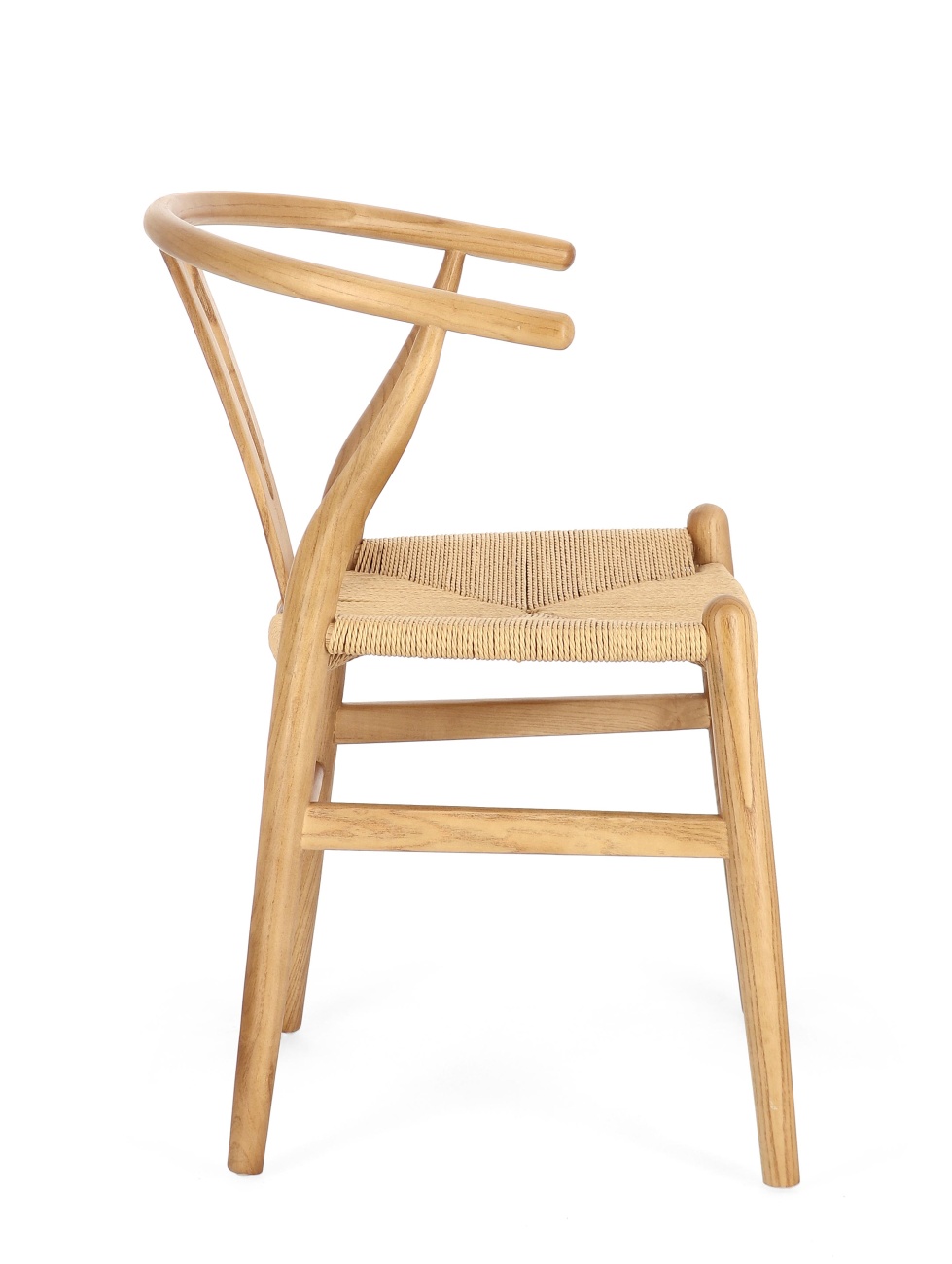 Der Esszimmerstuhl Artas überzeugt mit seinem modernen Stil. Gefertigt wurde er aus Seilen, welche einen natürlichen Farbton besitzt. Das Gestell ist aus Ulmenholz und hat ein natürliche Farbe. Der Stuhl besitzt eine Sitzhöhe von 46 cm.