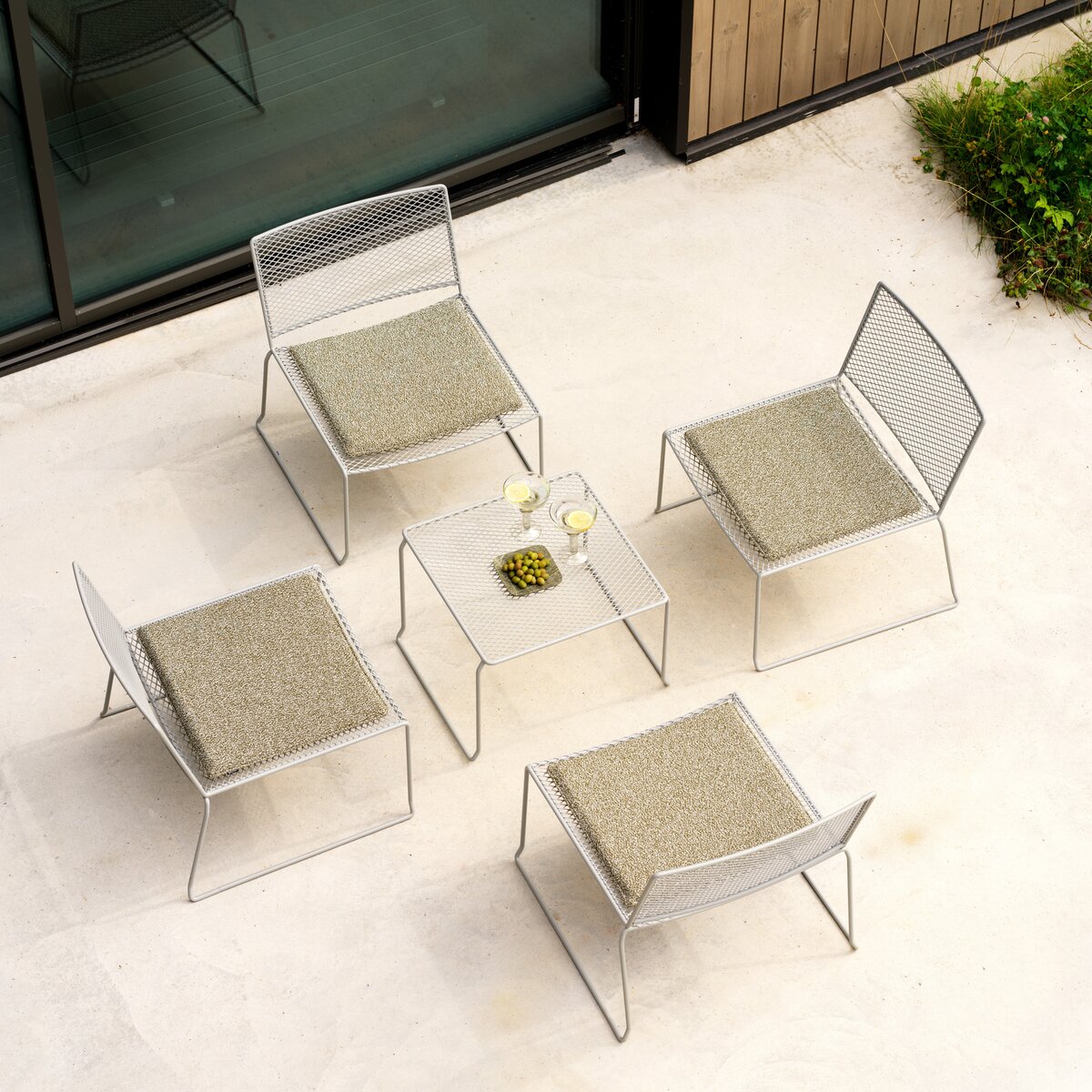 Gartencouchtisch Haru aus Metall, stapelbar, 54x54 cm, Slate Grey