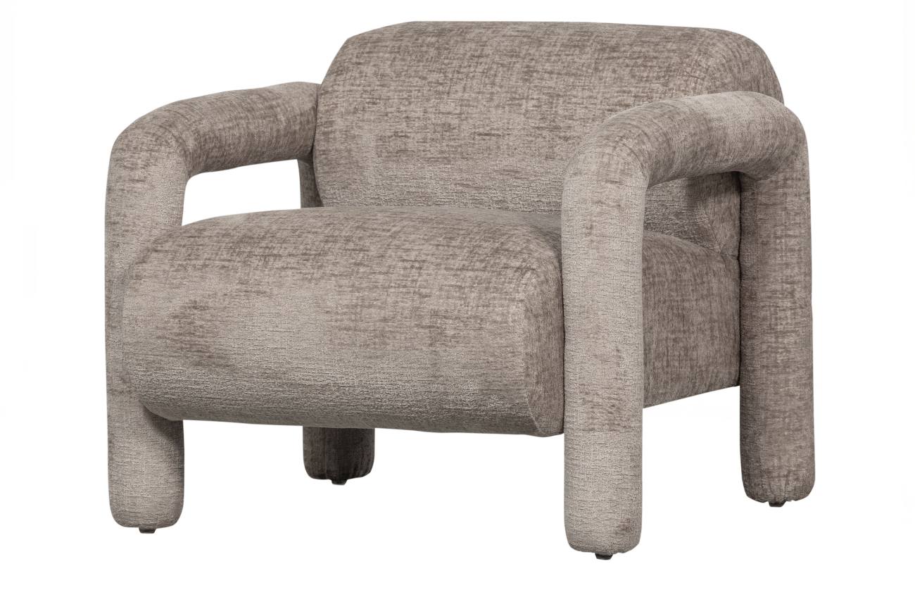 Der Sessel Lenny überzeugt mit seinem modernen Design. Gefertigt wurde er aus groben Stoff, welcher einen Sand Farbton besitzt. Das Gestell ist auch aus groben Samt und hat eine Sand Farbe. Der Sessel besitzt eine Sitzhöhe von 43 cm.