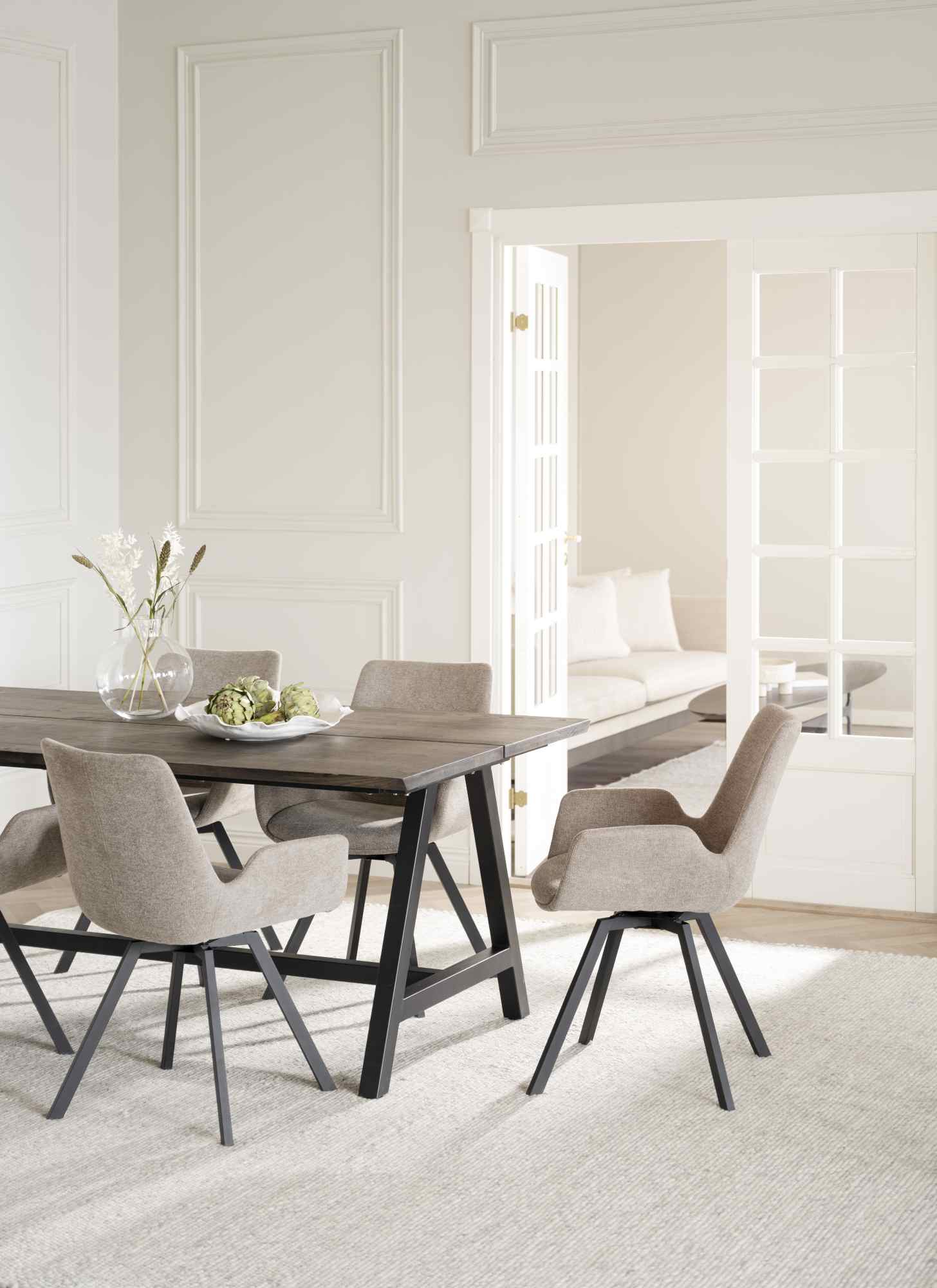 Esstisch Carradale A-Gestell Plus, Eiche Braun, 220x100cm passt perfekt in stilvolle Wohnräume.