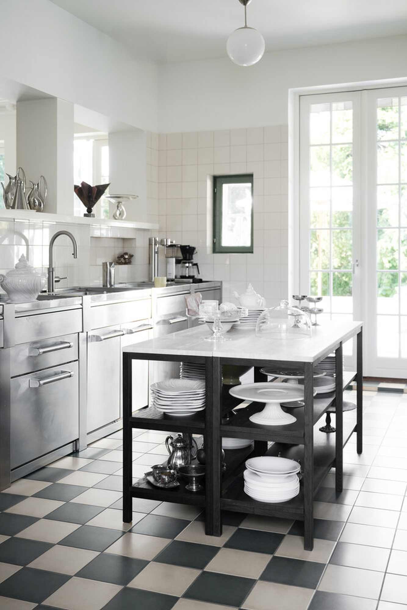 Konsole Orwel 140x40x75cm, Traventin / Eiche Braun – stilvoller Blickfang für Ihr Zuhause.