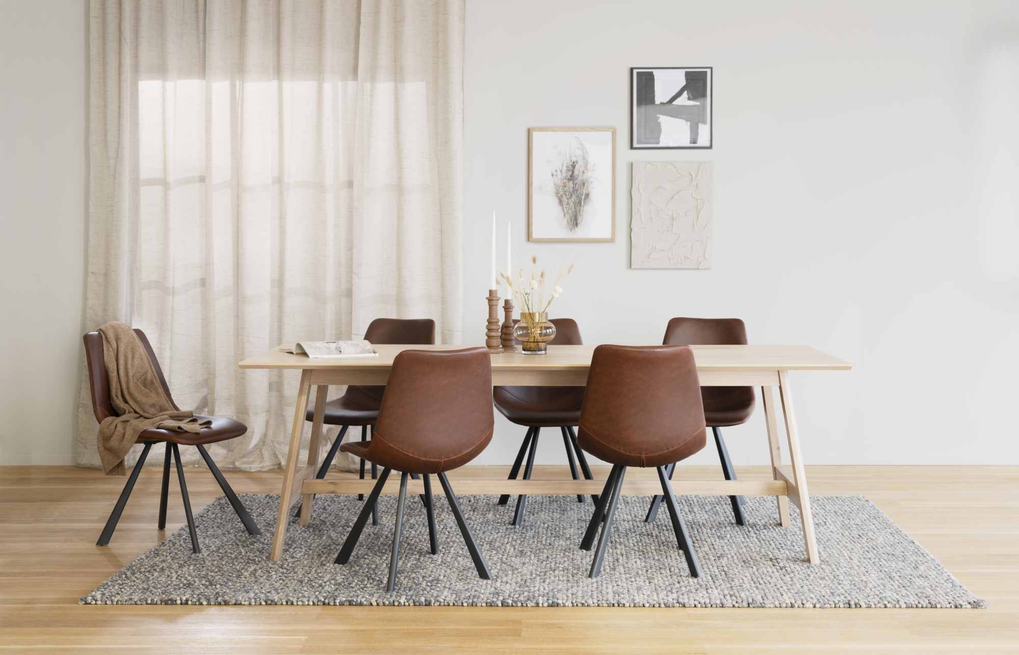 Stuhl Auburn 2er Set, Lederoptik Braun passt perfekt in stilvolle Wohnräume.