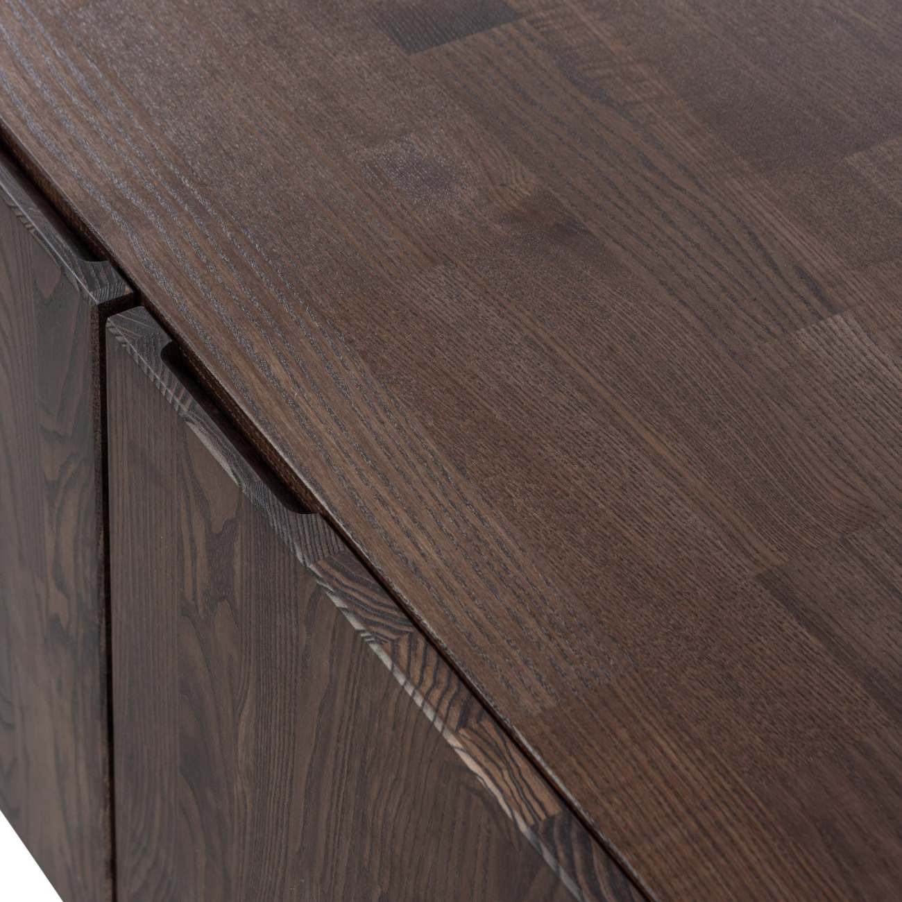 TV Board Bono Gravure aus Eschenholz 180 cm, Braun