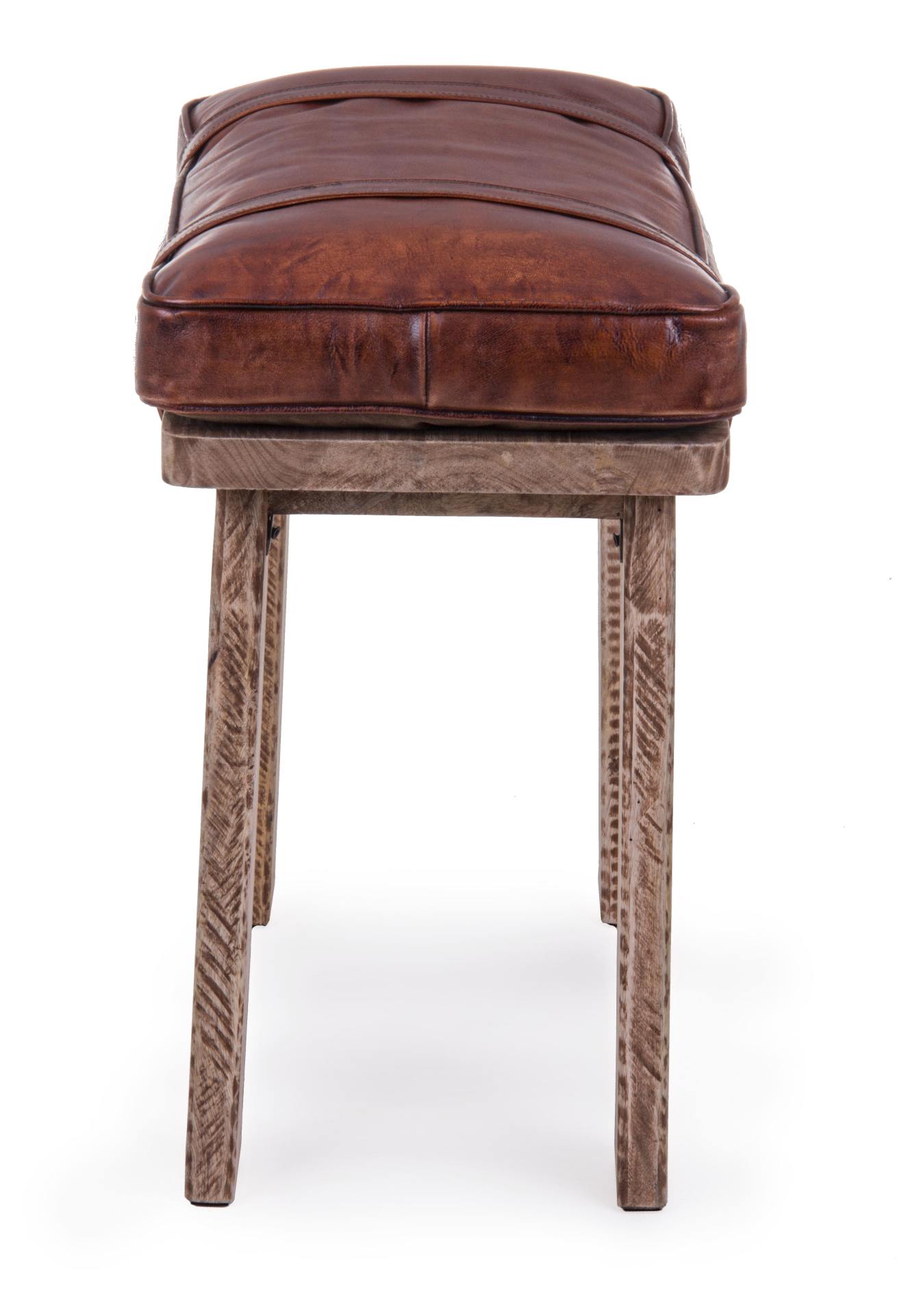 Der Hocker Charleston überzeugt mit seinem klassischen Design. Gefertigt wurde er aus Büffelleder, welches einen braunen Farbton besitzt. Das Gestell ist aus Mangoholz und hat eine natürliche Farbe. Die Höhe des Hockers beträgt 53 cm.