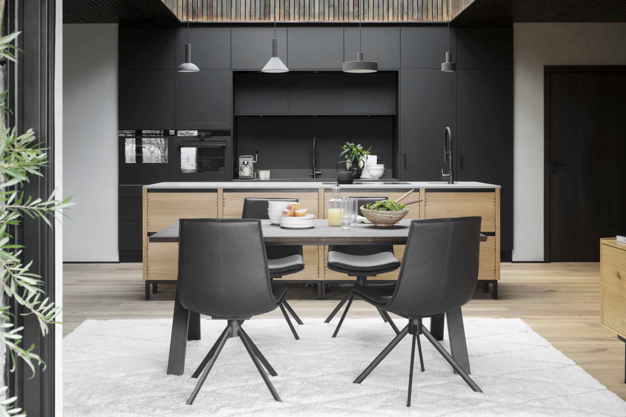 Esstisch Carradale A-Gestell, Eiche Braun, 170x100cm – modernes Design trifft Komfort.